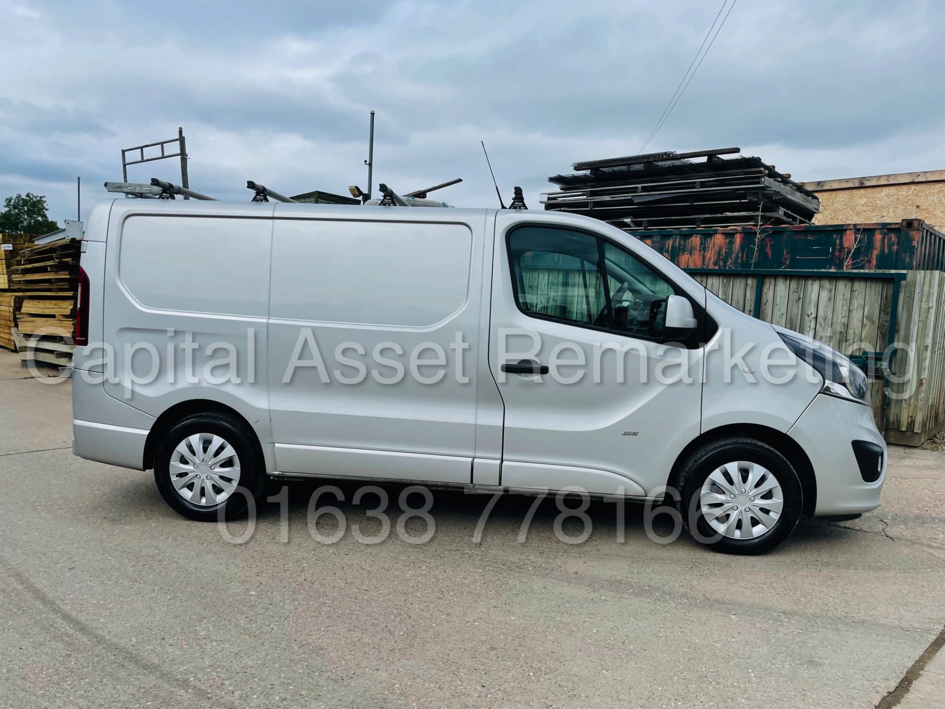 VAUXHALL VIVARO *SPORT EDITION* PANEL VAN (2017 - EURO 6) '1.6 CDTI - 123 BHP - 6 SPEED' (1 OWNER) - Image 14 of 43