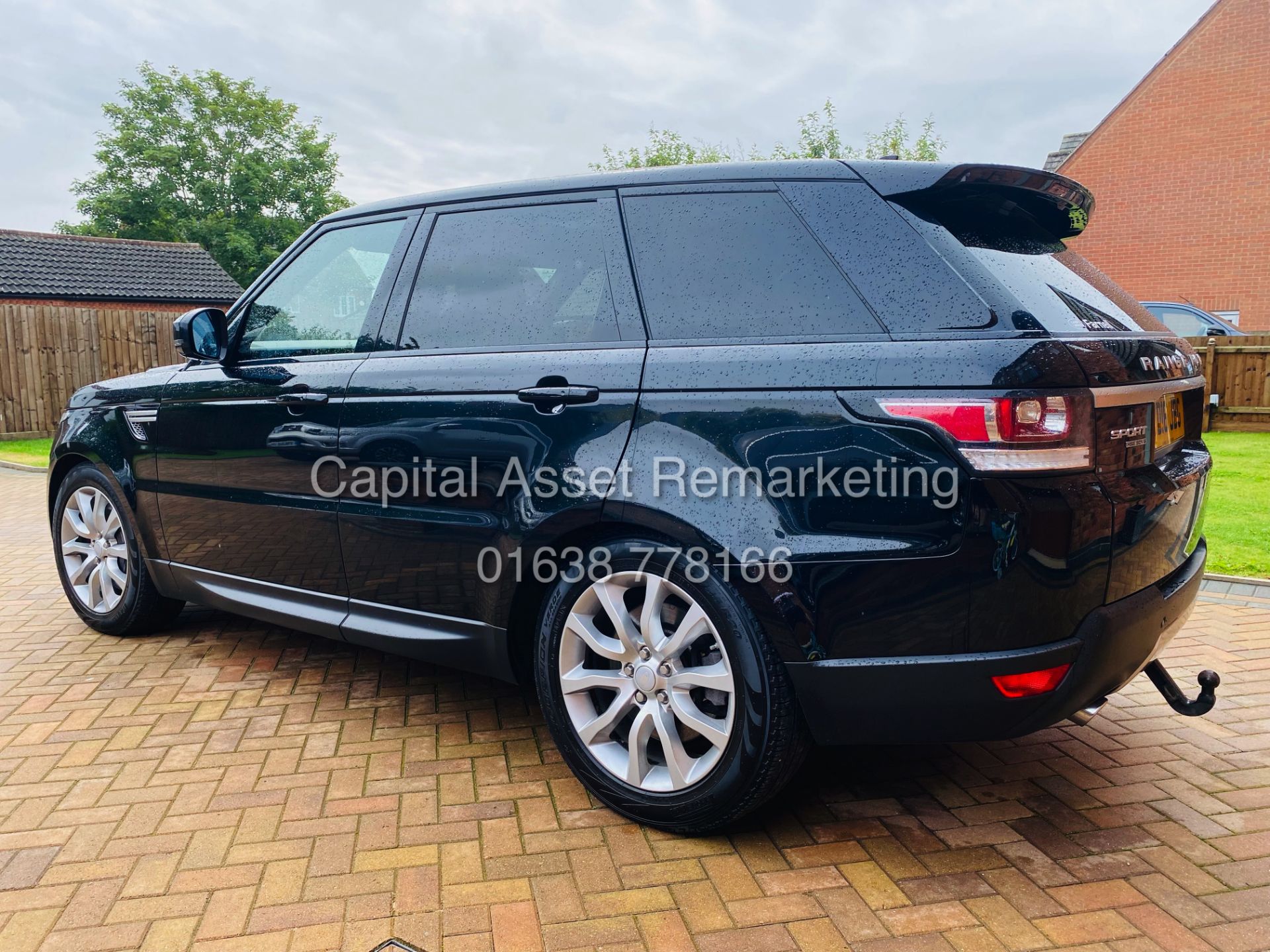 (ON SALE) RANGE ROVER SPORT 3.0 "SDV6" HSE 'AUTO' (16 REG) 1 OWNER FSH - PAN ROOF - BLACK -HUGE SPEC - Image 9 of 39