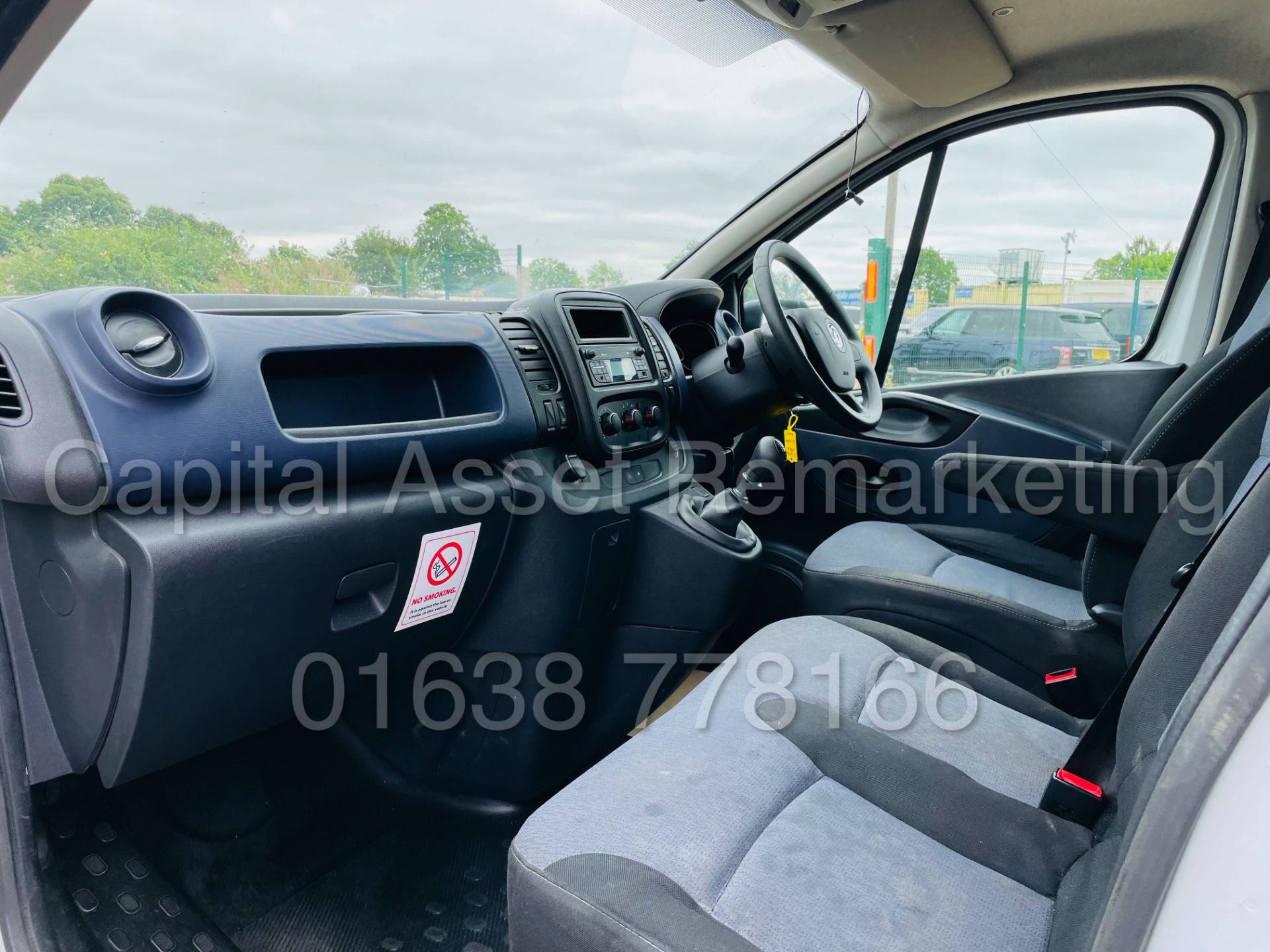 VAUXHALL VIVARO 2900 *LWB - 6 SEATER CREW VAN* (2016 - NEW MODEL) '1.6 CDTI - 115 BHP - 6 SPEED' - Image 19 of 45