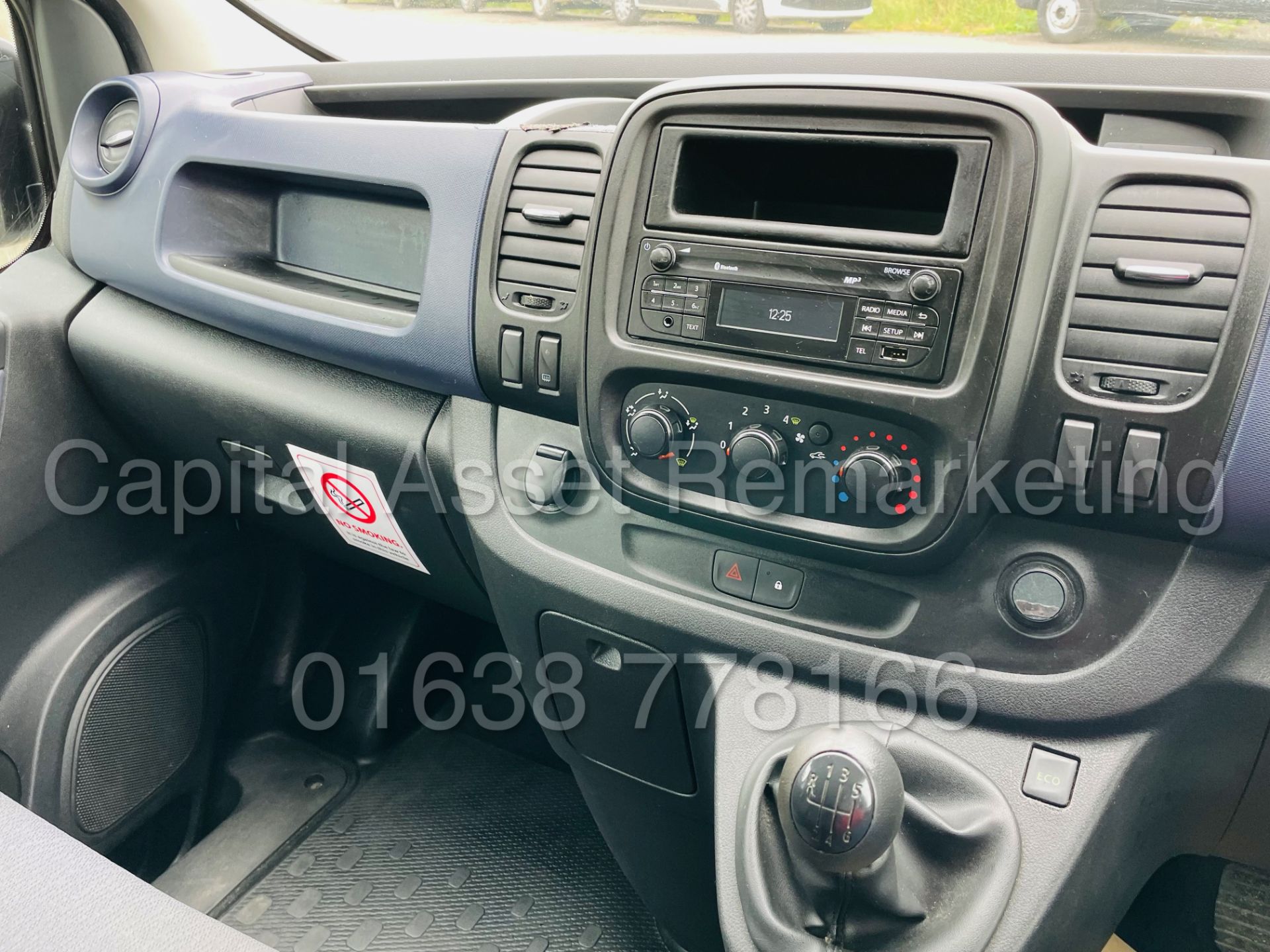 VAUXHALL VIVARO 2900 *LWB - 6 SEATER CREW VAN* (2016 - NEW MODEL) '1.6 CDTI - 115 BHP - 6 SPEED' - Image 39 of 45