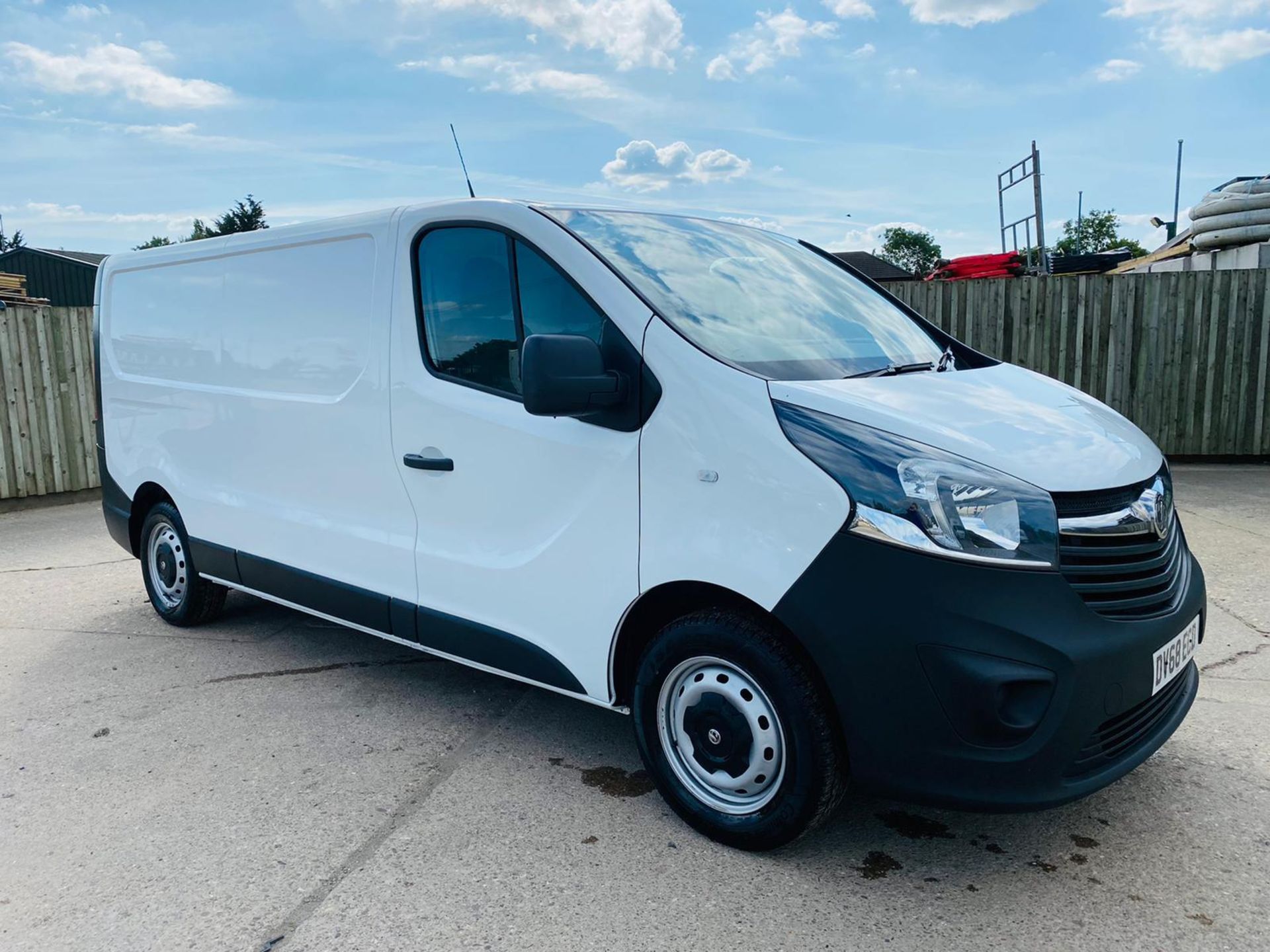 VAUXHALL VIVARO 1.6CDTI (2900) "LWB" 68 REG - EURO 6 - I OWNER - ONLY 54K MILES - LOOK!!! - Image 8 of 21