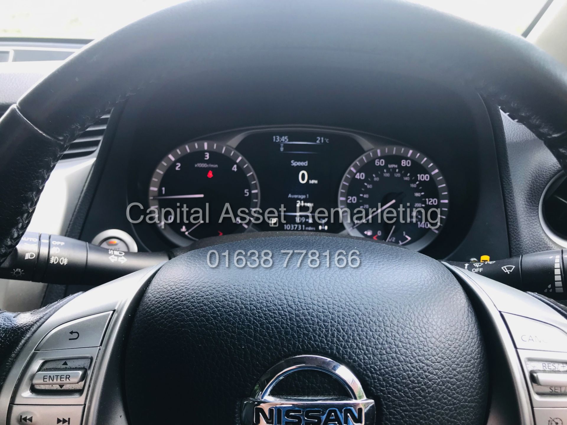 NISSAN NAVARA "TEKNA" DCI AUTO (2019 MODEL) D/C - 1 OWNER FSH - NAV / ELEC SUNROOF - REAR CAMERA - Image 24 of 32