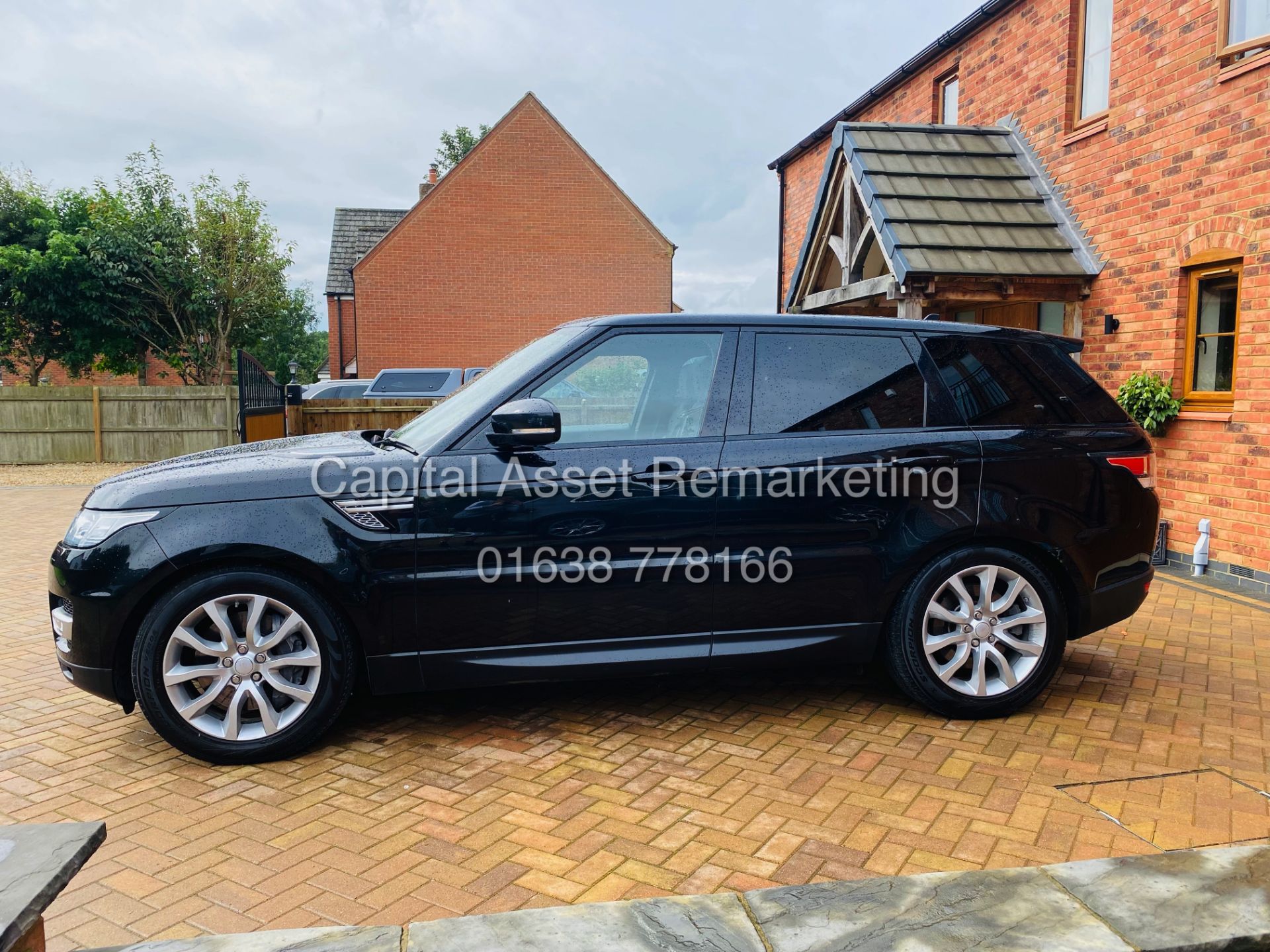 (ON SALE) RANGE ROVER SPORT 3.0 "SDV6" HSE 'AUTO' (16 REG) 1 OWNER FSH - PAN ROOF - BLACK -HUGE SPEC - Image 8 of 39