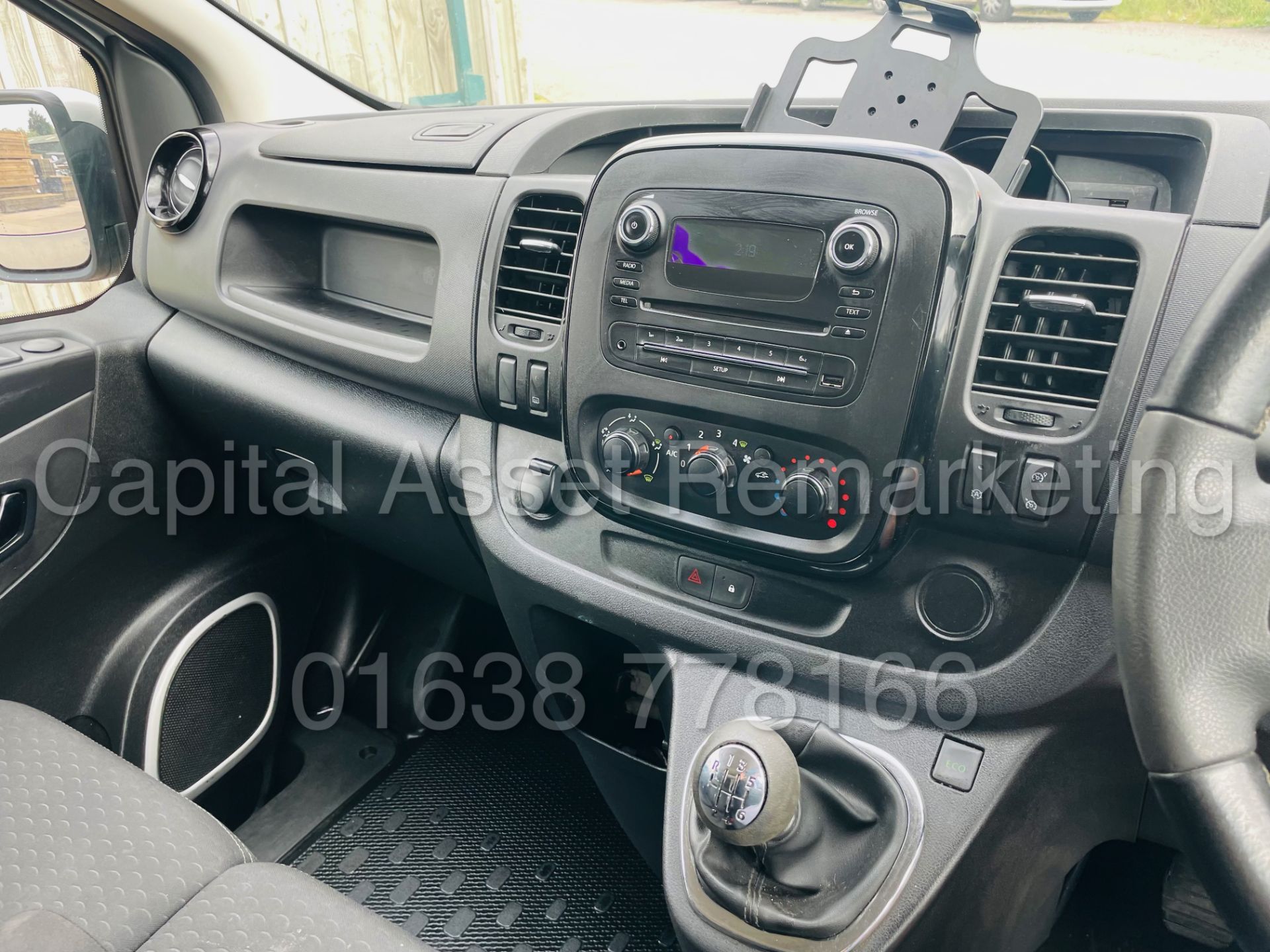 VAUXHALL VIVARO *SPORT EDITION* PANEL VAN (2017 - EURO 6) '1.6 CDTI - 123 BHP - 6 SPEED' (1 OWNER) - Image 34 of 43