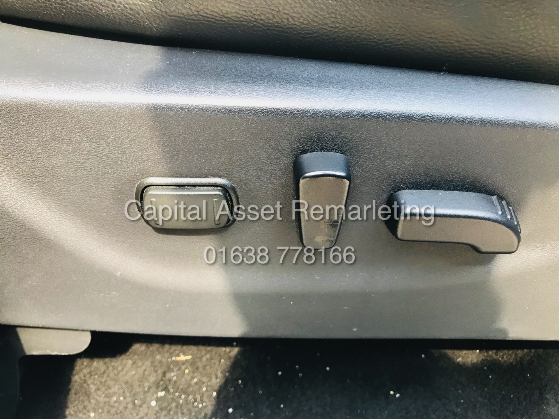 NISSAN NAVARA "TEKNA" DCI AUTO (2019 MODEL) D/C - 1 OWNER FSH - NAV / ELEC SUNROOF - REAR CAMERA - Image 32 of 32