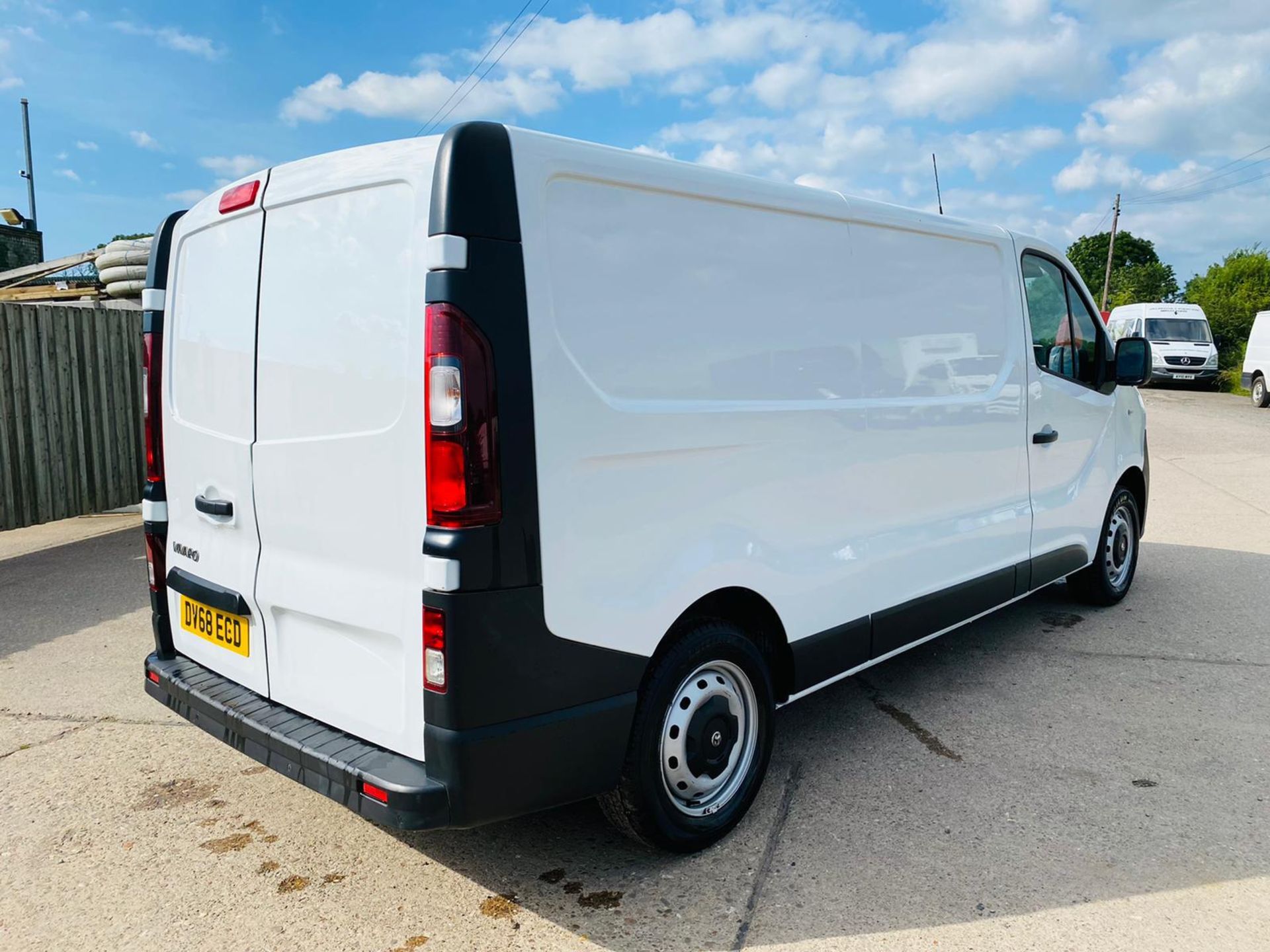 VAUXHALL VIVARO 1.6CDTI (2900) "LWB" 68 REG - EURO 6 - I OWNER - ONLY 54K MILES - LOOK!!! - Image 6 of 21