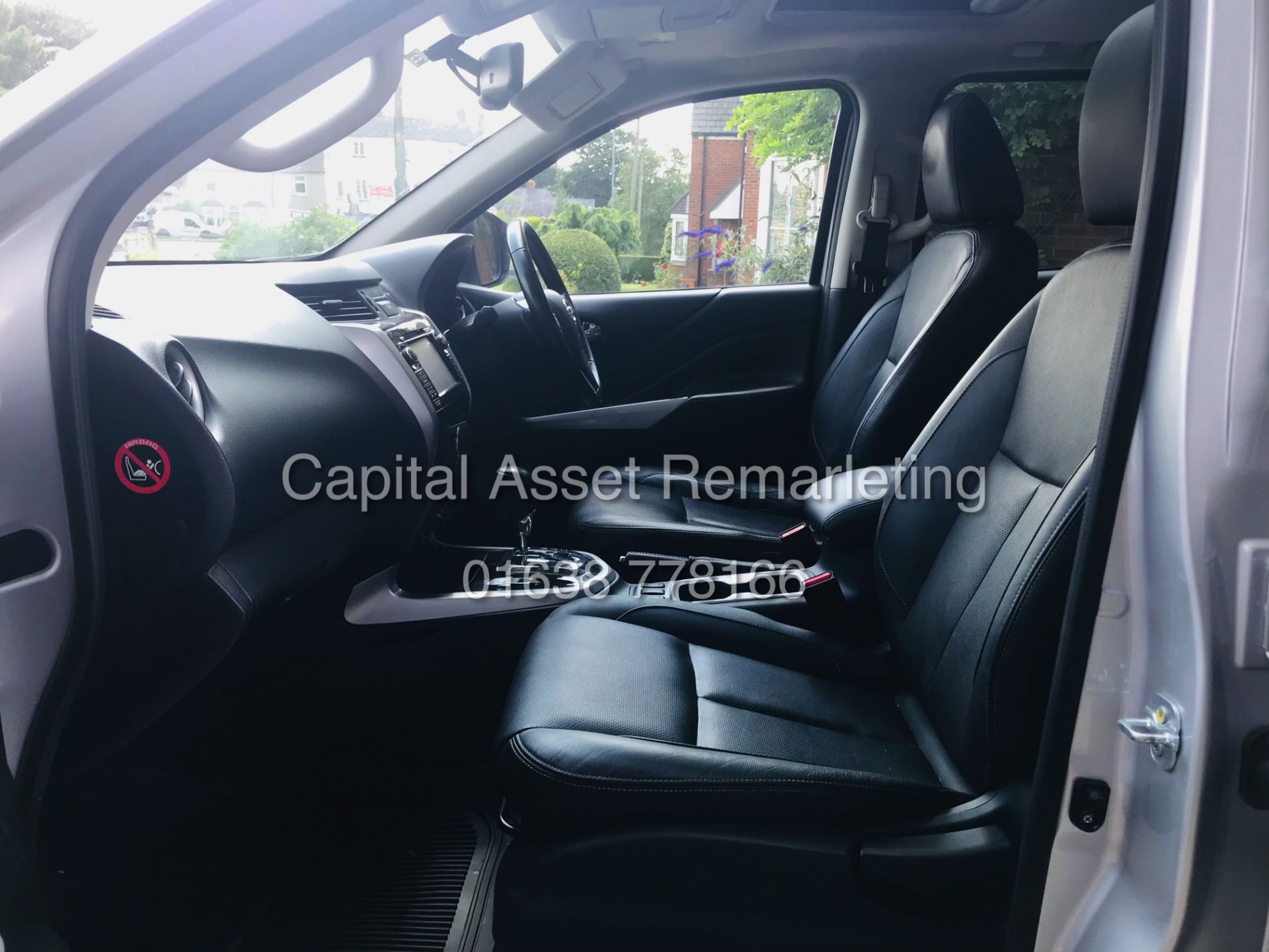 NISSAN NAVARA "TEKNA" DCI AUTO (2019 MODEL) D/C - 1 OWNER FSH - NAV / ELEC SUNROOF - REAR CAMERA - Image 17 of 32