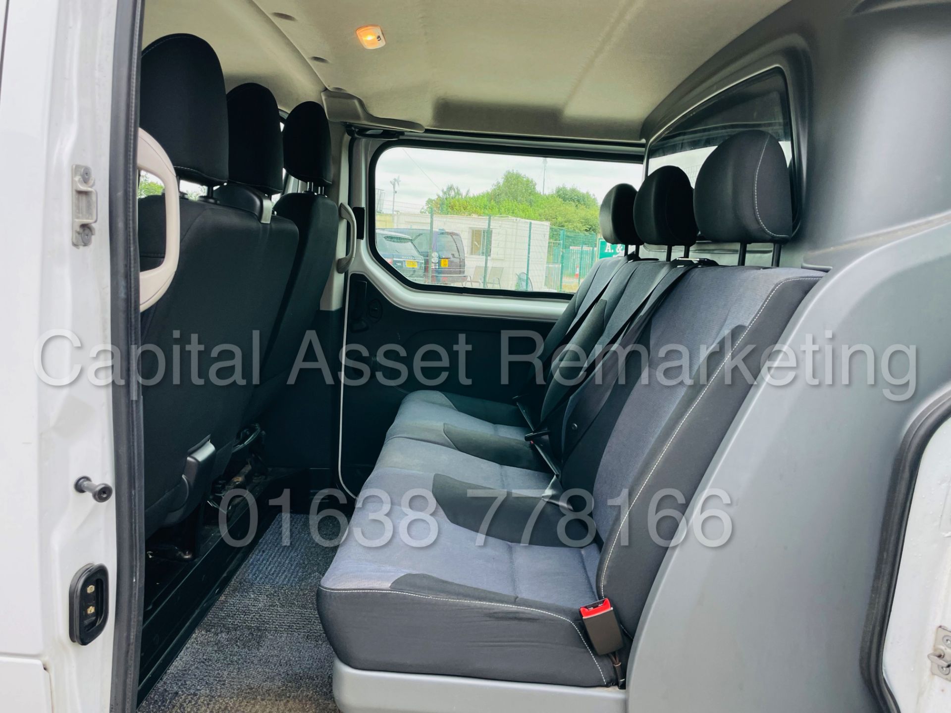 VAUXHALL VIVARO 2900 *LWB - 6 SEATER CREW VAN* (2016 - NEW MODEL) '1.6 CDTI - 115 BHP - 6 SPEED' - Image 24 of 45