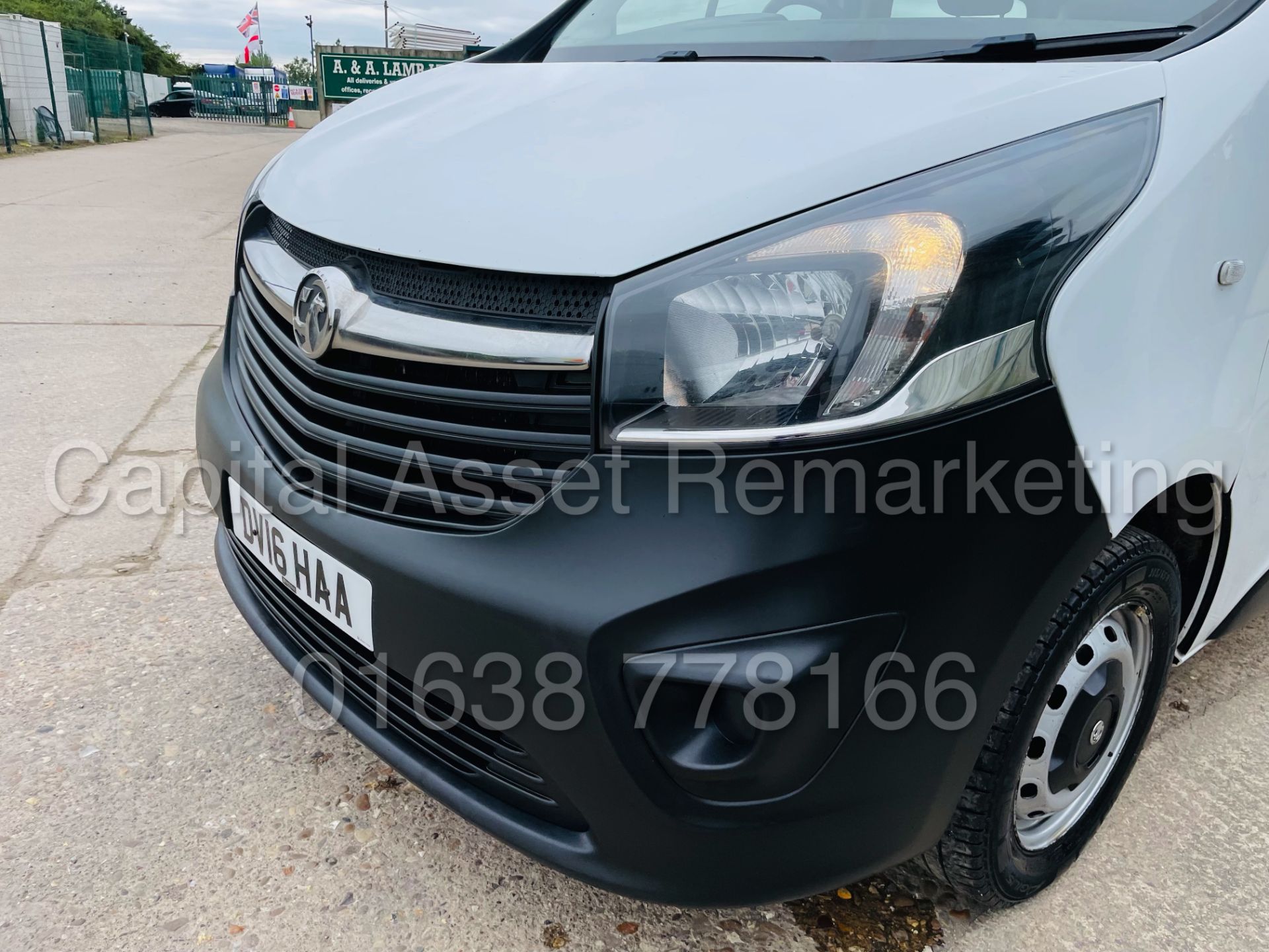 VAUXHALL VIVARO 2900 *LWB - 6 SEATER CREW VAN* (2016 - NEW MODEL) '1.6 CDTI - 115 BHP - 6 SPEED' - Image 16 of 45