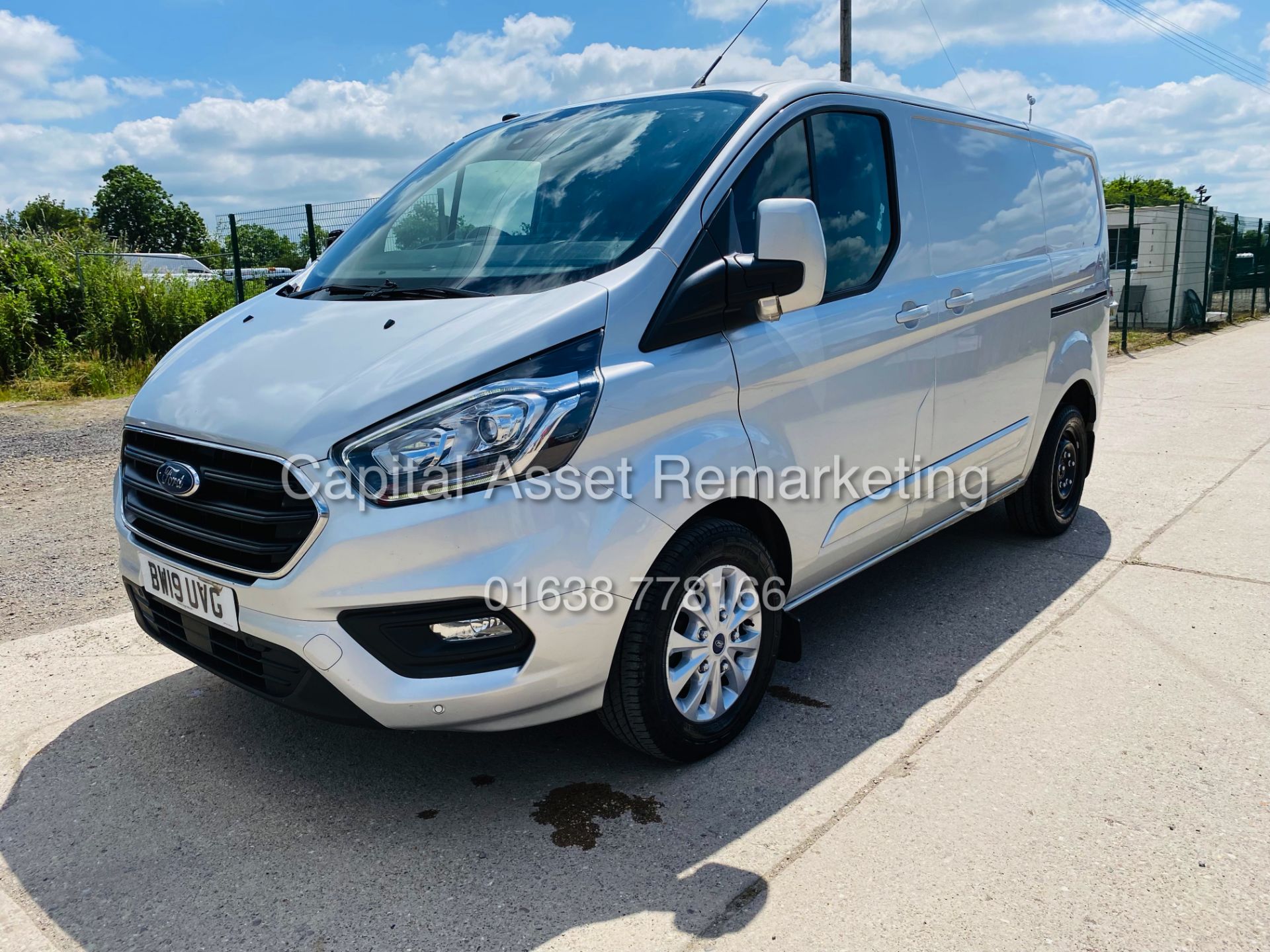 FORD TRANSIT CUSTOM 2.0TDCI (130) LIMITED "SWB" 300 - 19 REG - 1 OWNER - AIR CON - ALLOYS- HUGE SPEC - Image 4 of 21