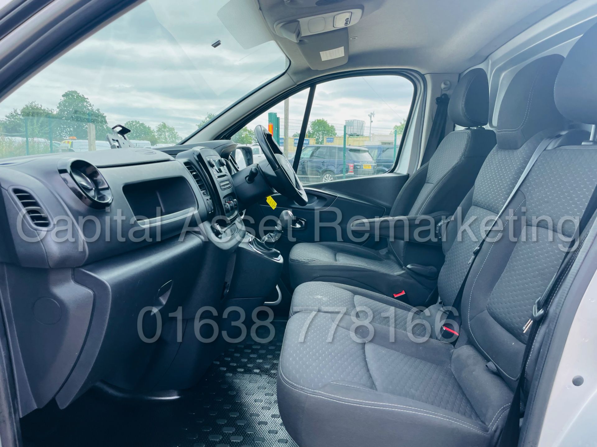 VAUXHALL VIVARO *SPORT EDITION* PANEL VAN (2017 - EURO 6) '1.6 CDTI - 123 BHP - 6 SPEED' (1 OWNER) - Image 22 of 43