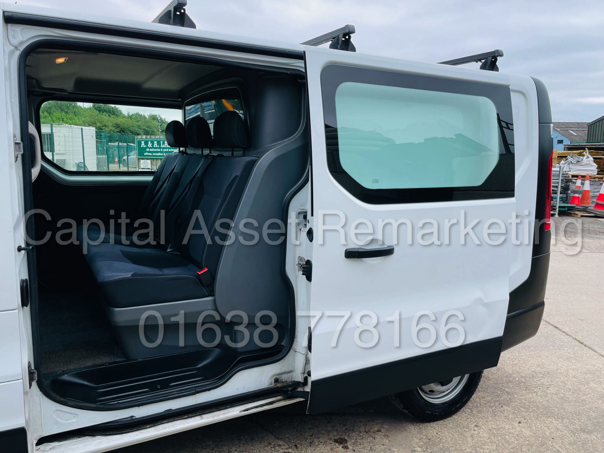 VAUXHALL VIVARO 2900 *LWB - 6 SEATER CREW VAN* (2016 - NEW MODEL) '1.6 CDTI - 115 BHP - 6 SPEED' - Image 23 of 45