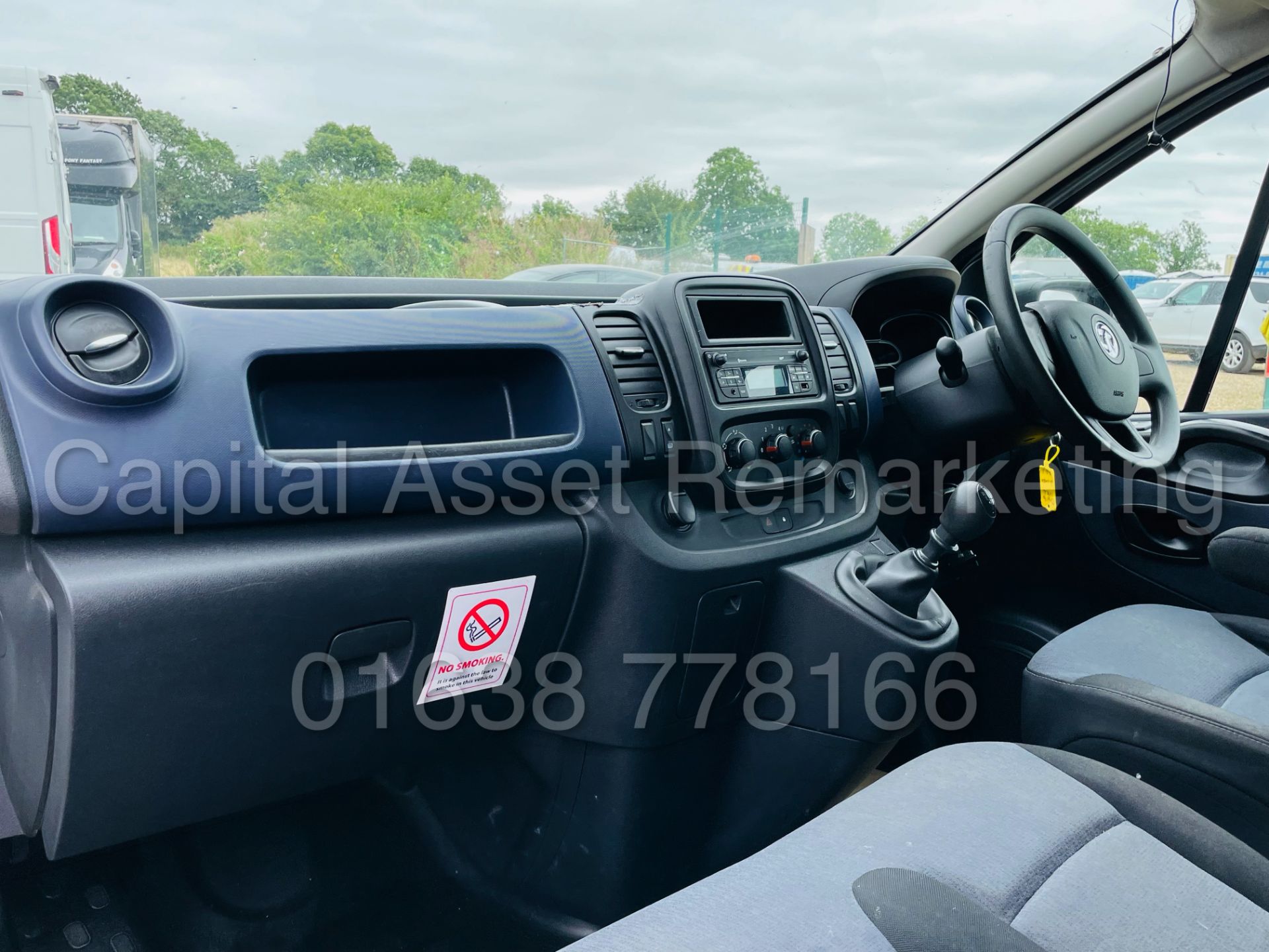 VAUXHALL VIVARO 2900 *LWB - 6 SEATER CREW VAN* (2016 - NEW MODEL) '1.6 CDTI - 115 BHP - 6 SPEED' - Image 18 of 45