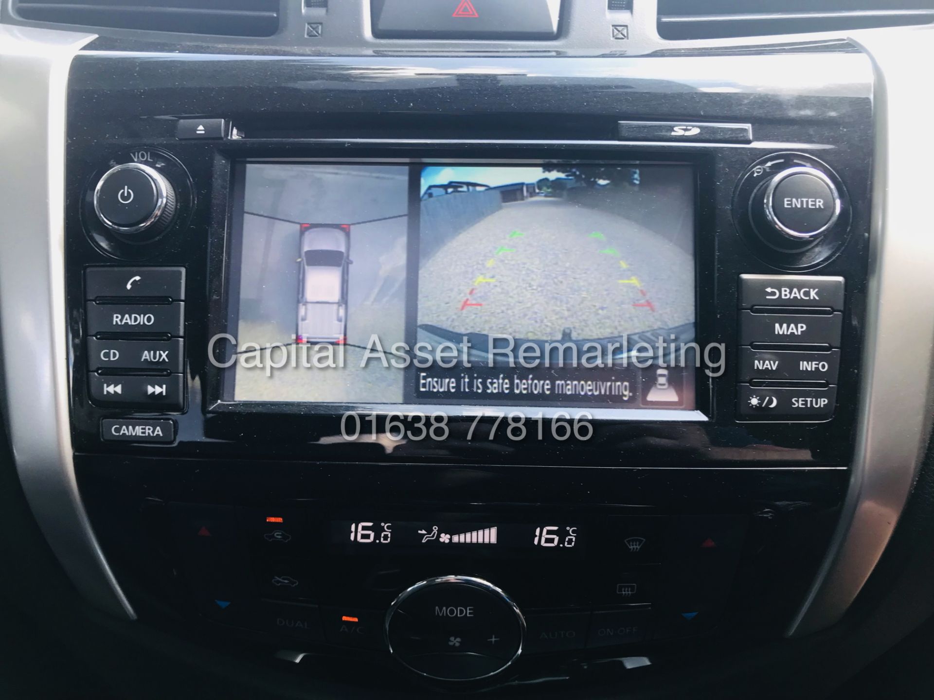 NISSAN NAVARA "TEKNA" DCI AUTO (2019 MODEL) D/C - 1 OWNER FSH - NAV / ELEC SUNROOF - REAR CAMERA - Image 26 of 32