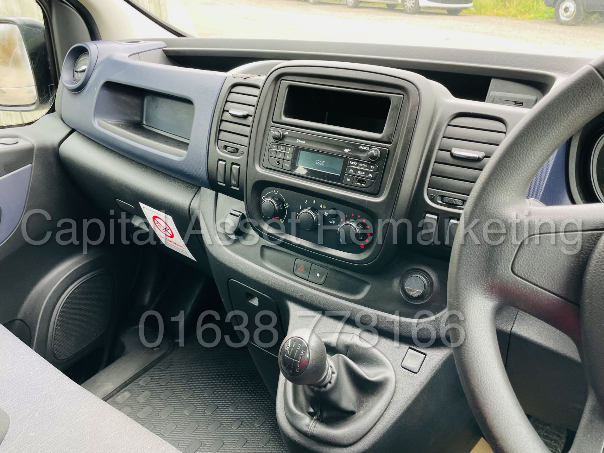 VAUXHALL VIVARO 2900 *LWB - 6 SEATER CREW VAN* (2016 - NEW MODEL) '1.6 CDTI - 115 BHP - 6 SPEED' - Image 38 of 45