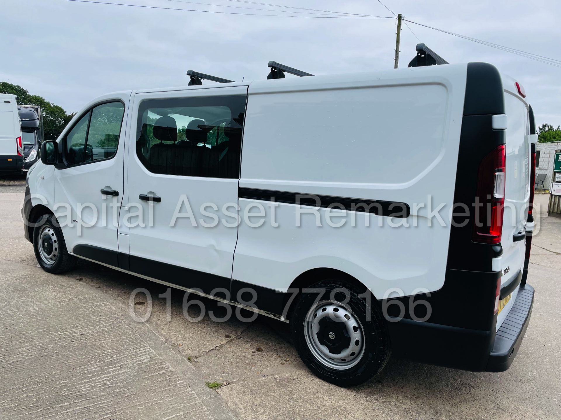 VAUXHALL VIVARO 2900 *LWB - 6 SEATER CREW VAN* (2016 - NEW MODEL) '1.6 CDTI - 115 BHP - 6 SPEED' - Image 9 of 45