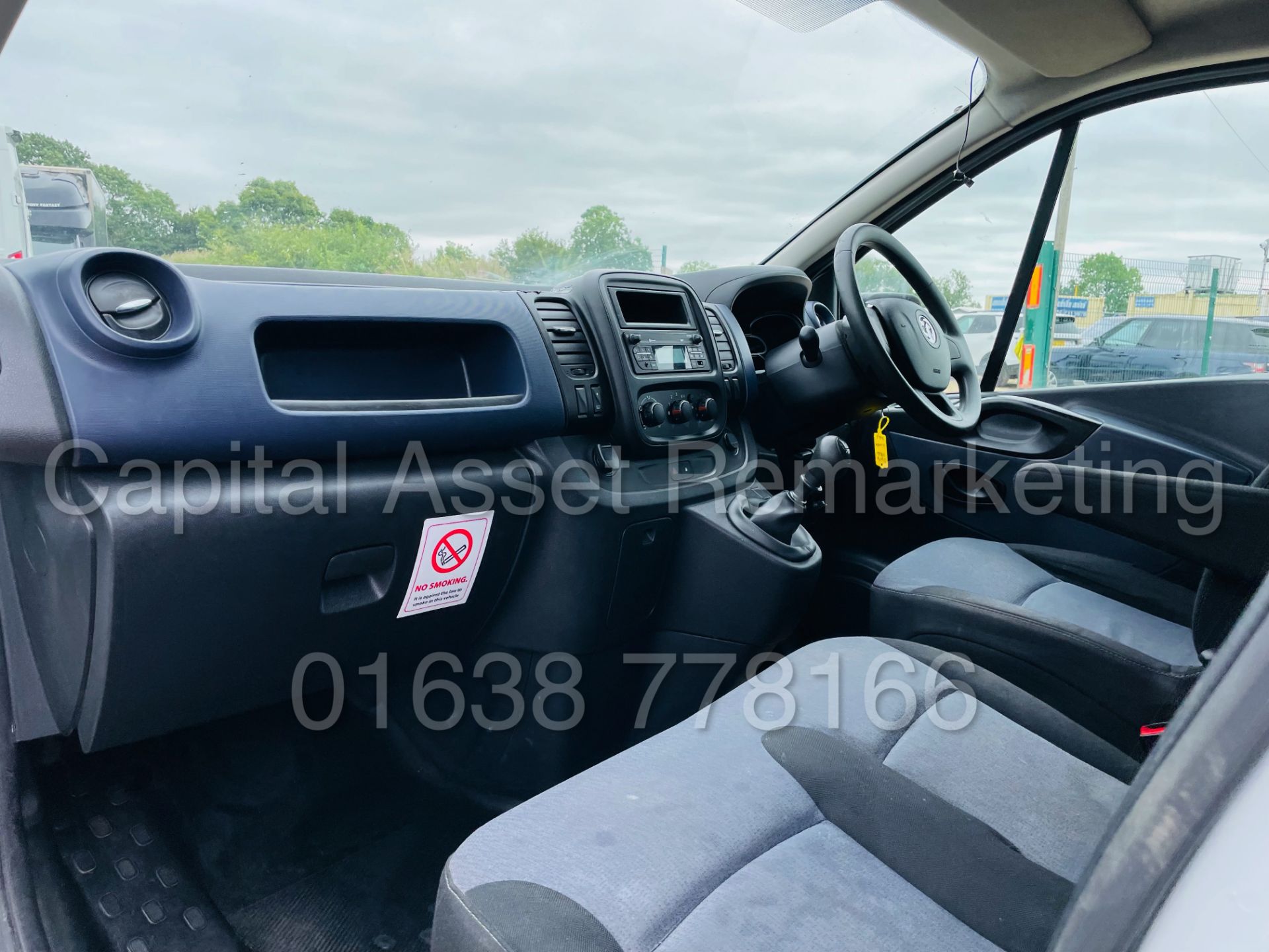 VAUXHALL VIVARO 2900 *LWB - 6 SEATER CREW VAN* (2016 - NEW MODEL) '1.6 CDTI - 115 BHP - 6 SPEED' - Image 20 of 45