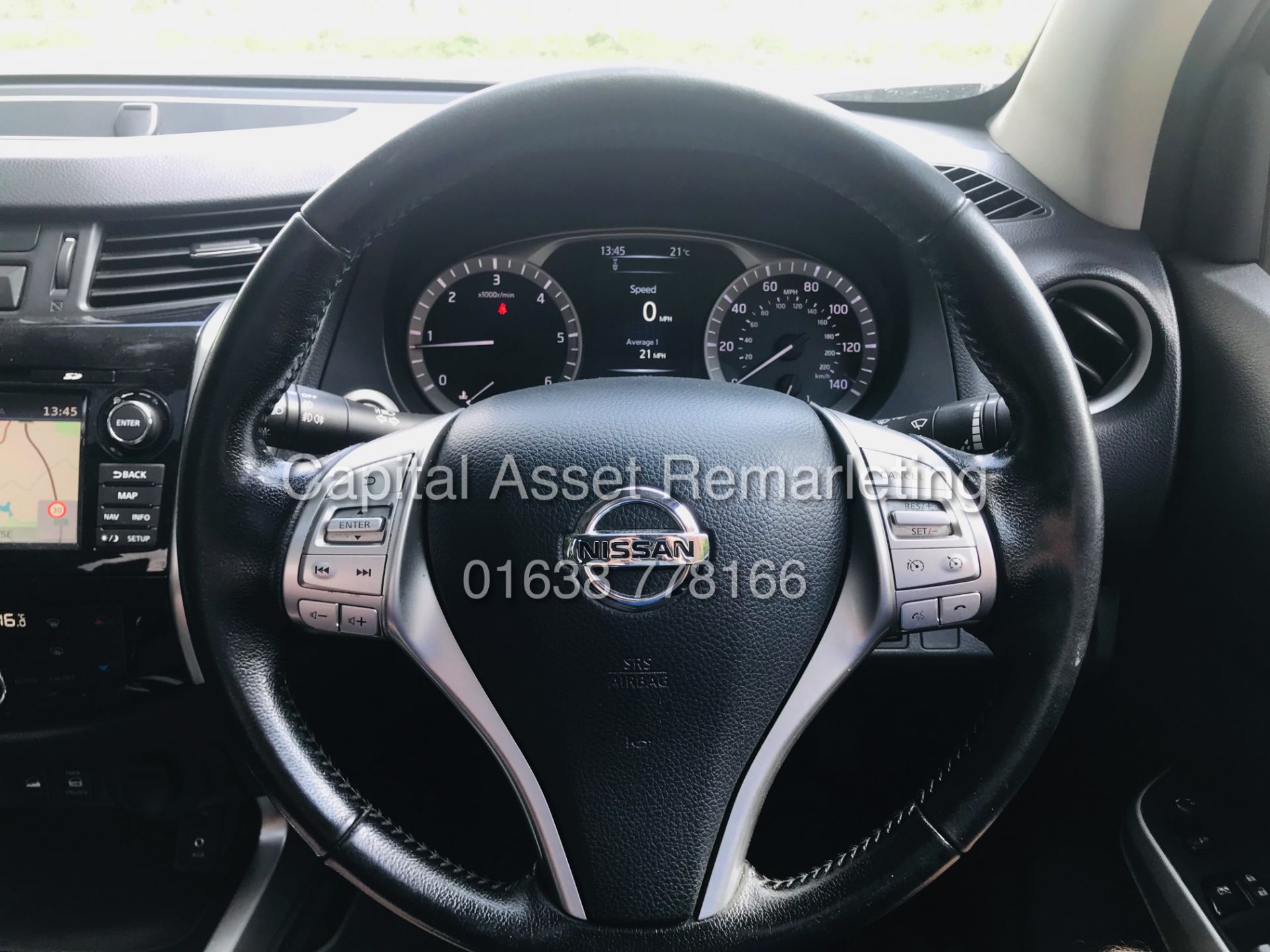 NISSAN NAVARA "TEKNA" DCI AUTO (2019 MODEL) D/C - 1 OWNER FSH - NAV / ELEC SUNROOF - REAR CAMERA - Image 23 of 32