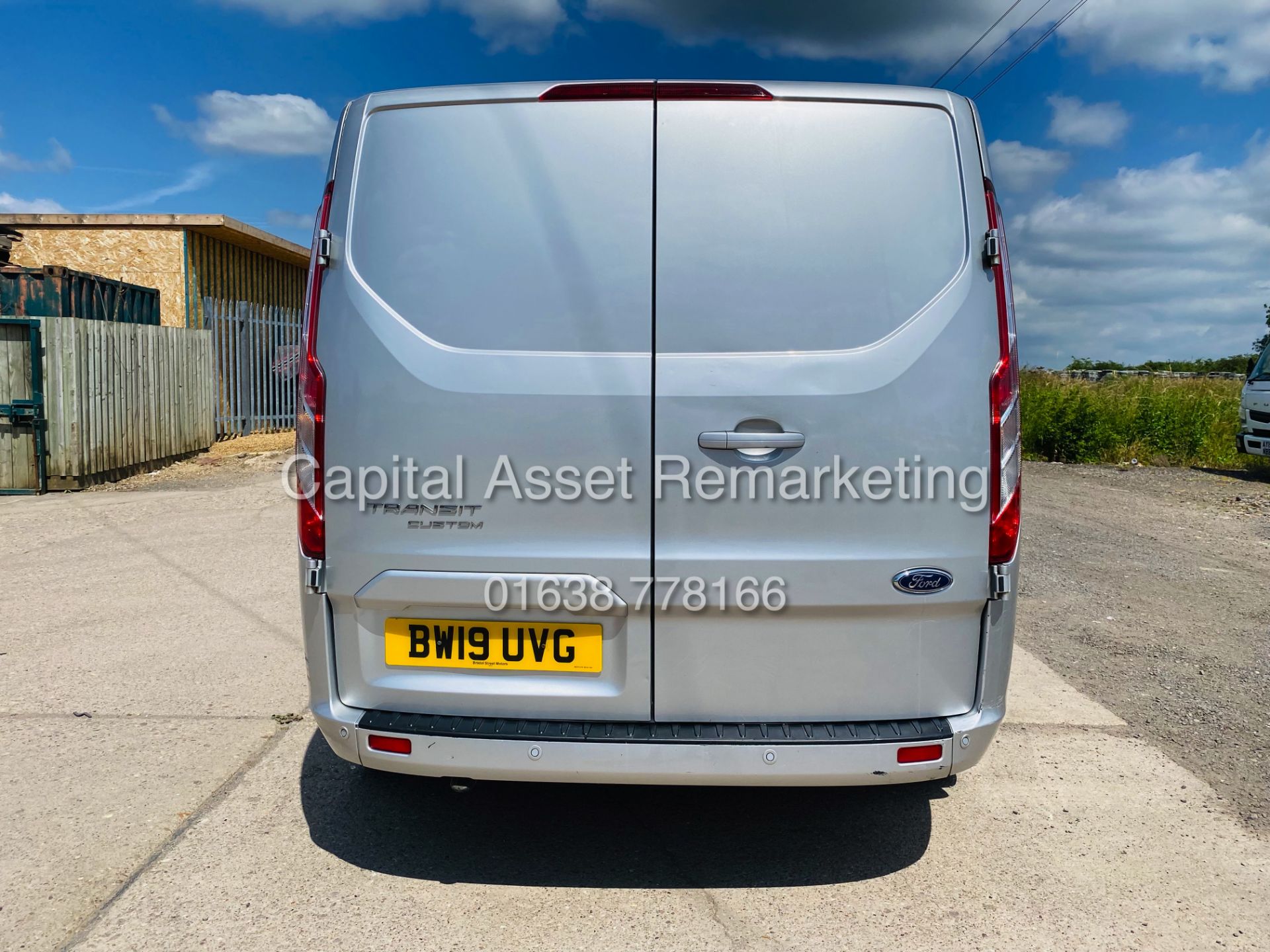 FORD TRANSIT CUSTOM 2.0TDCI (130) LIMITED "SWB" 300 - 19 REG - 1 OWNER - AIR CON - ALLOYS- HUGE SPEC - Image 8 of 21