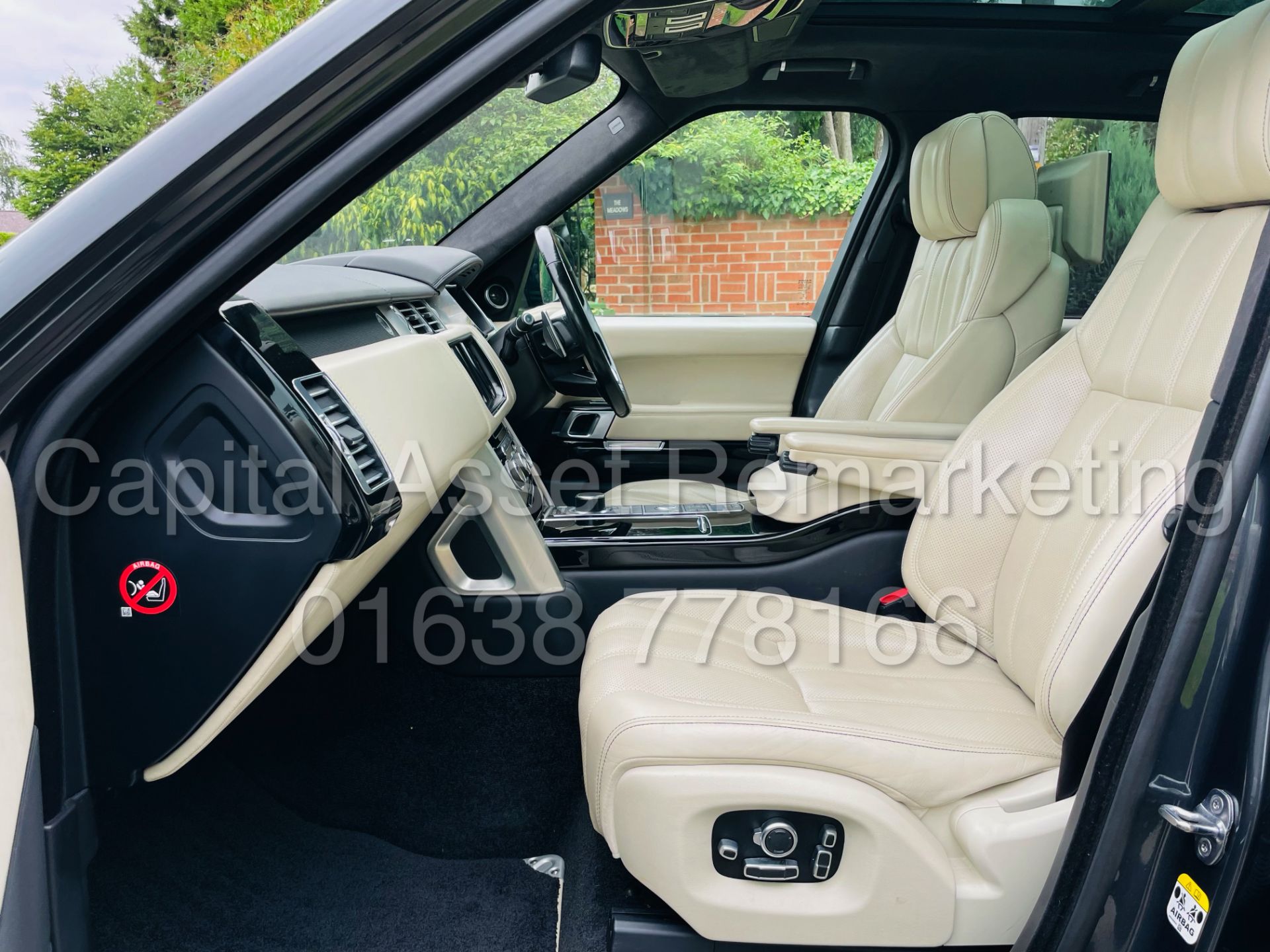 (On Sale) RANGE ROVER VOGUE *AUTOBIOGRAPHY* SUV (2016) 'SDV8 - 8 SPEED AUTO' *TOP OF THE RANGE* - Image 25 of 65