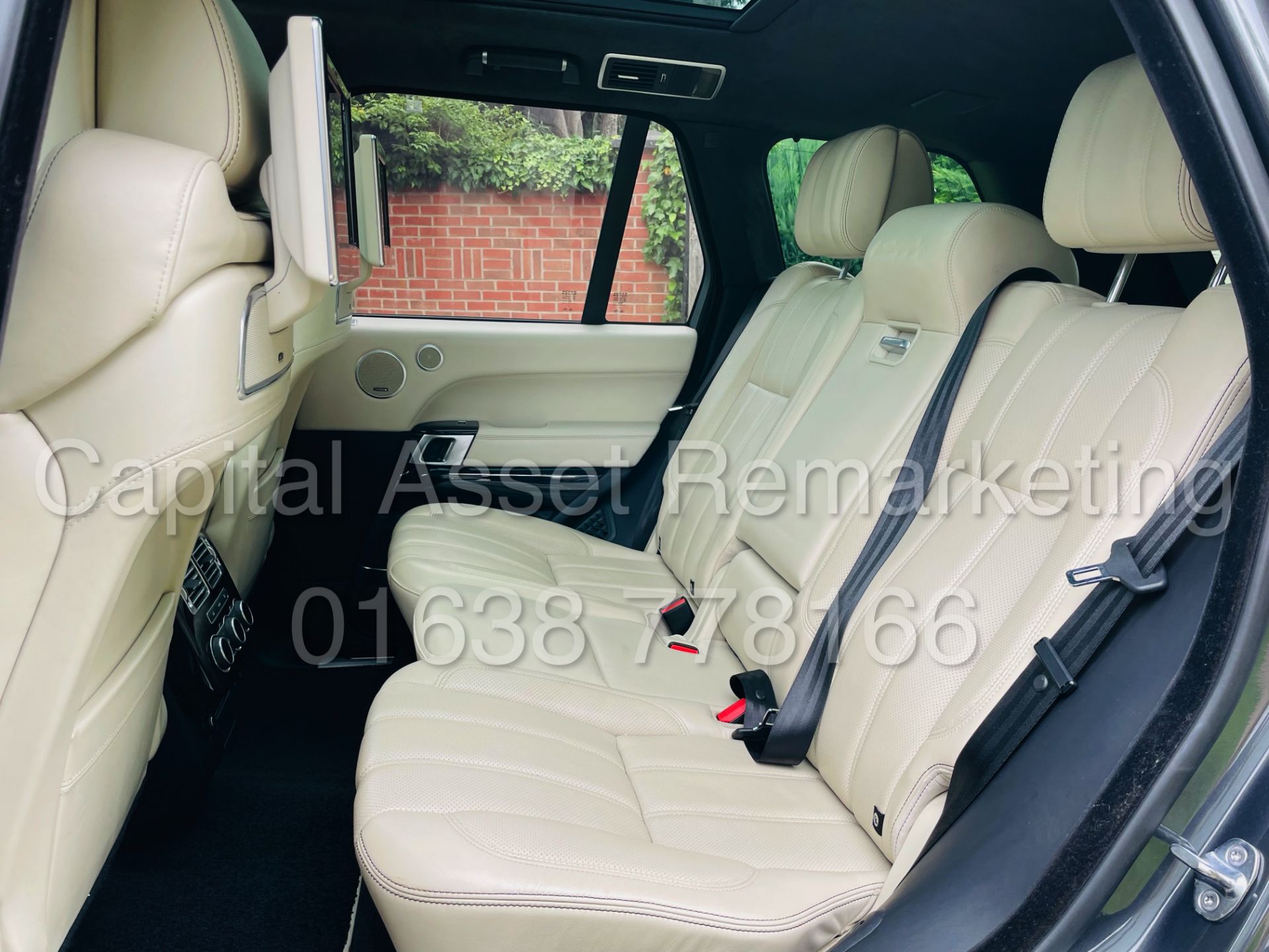 (On Sale) RANGE ROVER VOGUE *AUTOBIOGRAPHY* SUV (2016) 'SDV8 - 8 SPEED AUTO' *TOP OF THE RANGE* - Image 29 of 65