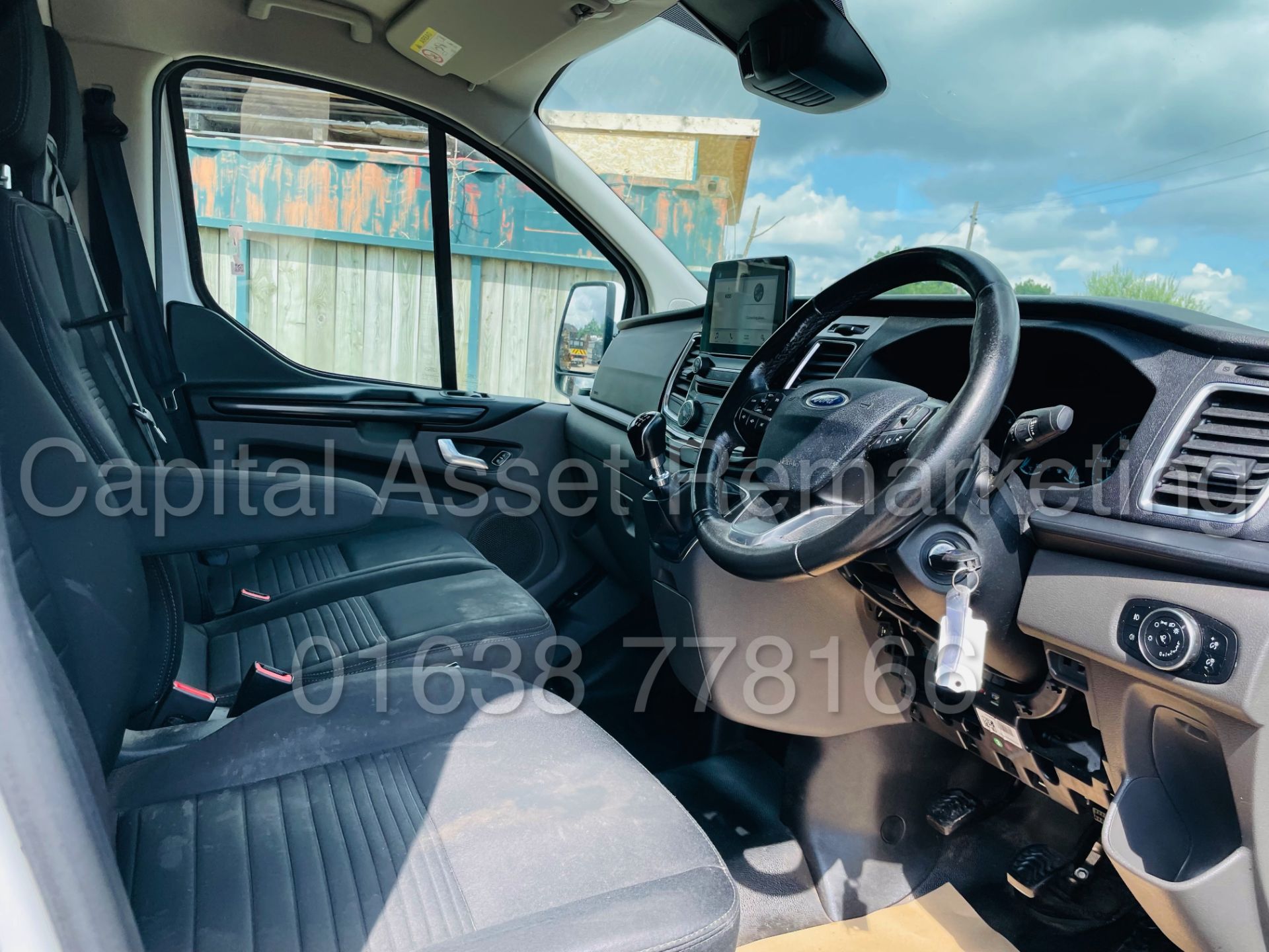 FORD TRANSIT CUSTOM *LIMITED EDITION* PANEL VAN (2018 - NEW MODEL) '2.0 TDCI - EURO 6 - 6 SPEED' - Image 33 of 46