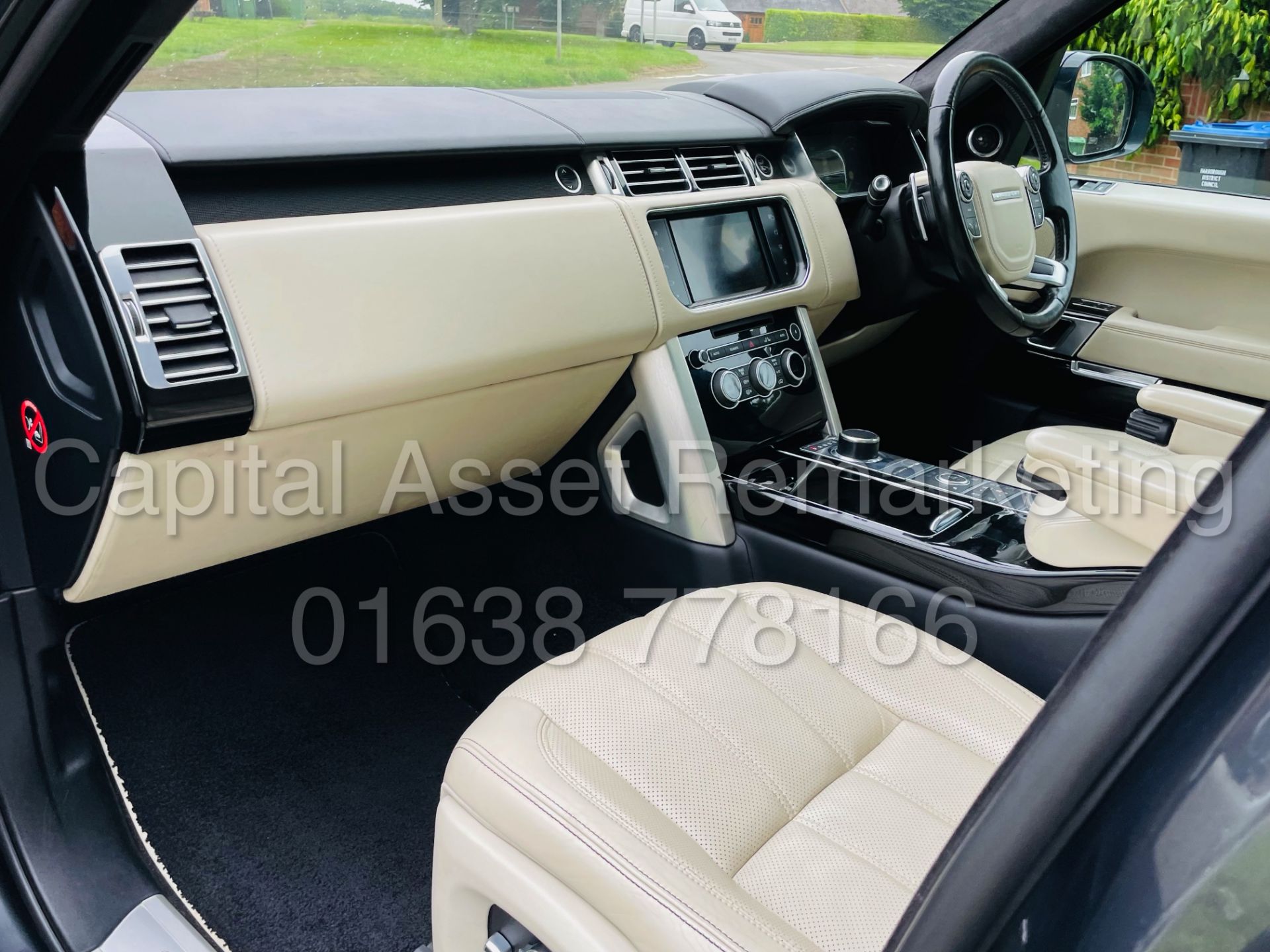 (On Sale) RANGE ROVER VOGUE *AUTOBIOGRAPHY* SUV (2016) 'SDV8 - 8 SPEED AUTO' *TOP OF THE RANGE* - Image 24 of 65