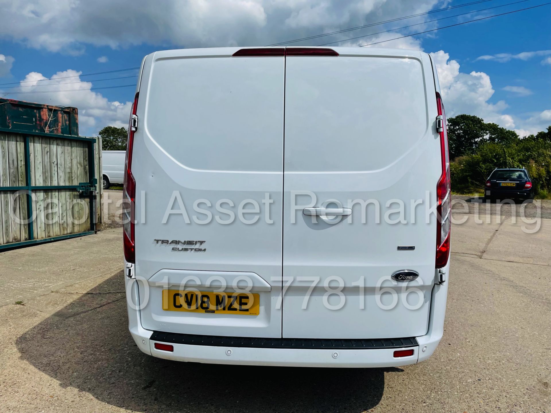 FORD TRANSIT CUSTOM *LIMITED EDITION* PANEL VAN (2018 - NEW MODEL) '2.0 TDCI - EURO 6 - 6 SPEED' - Image 7 of 46