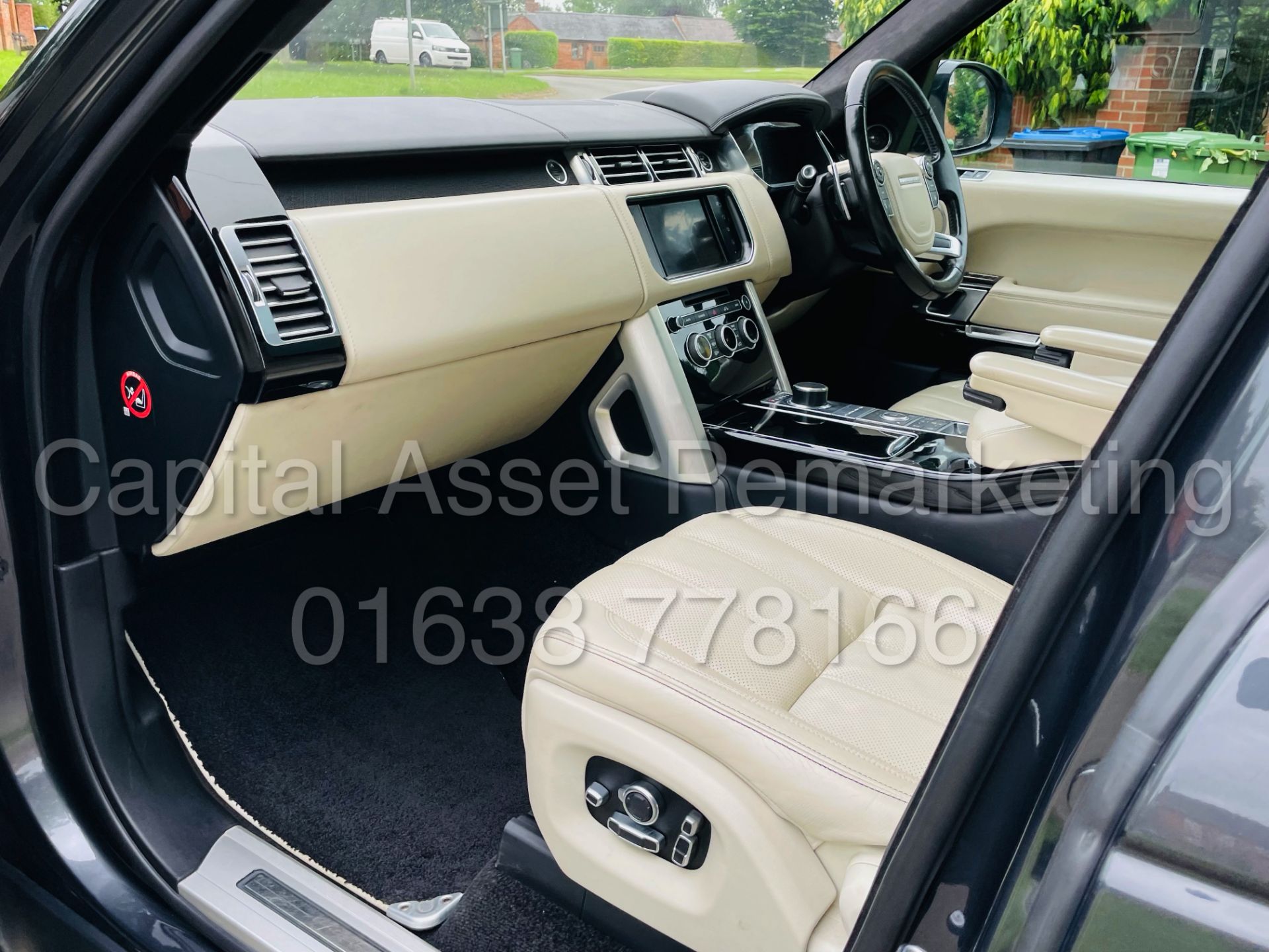 (On Sale) RANGE ROVER VOGUE *AUTOBIOGRAPHY* SUV (2016) 'SDV8 - 8 SPEED AUTO' *TOP OF THE RANGE* - Image 23 of 65