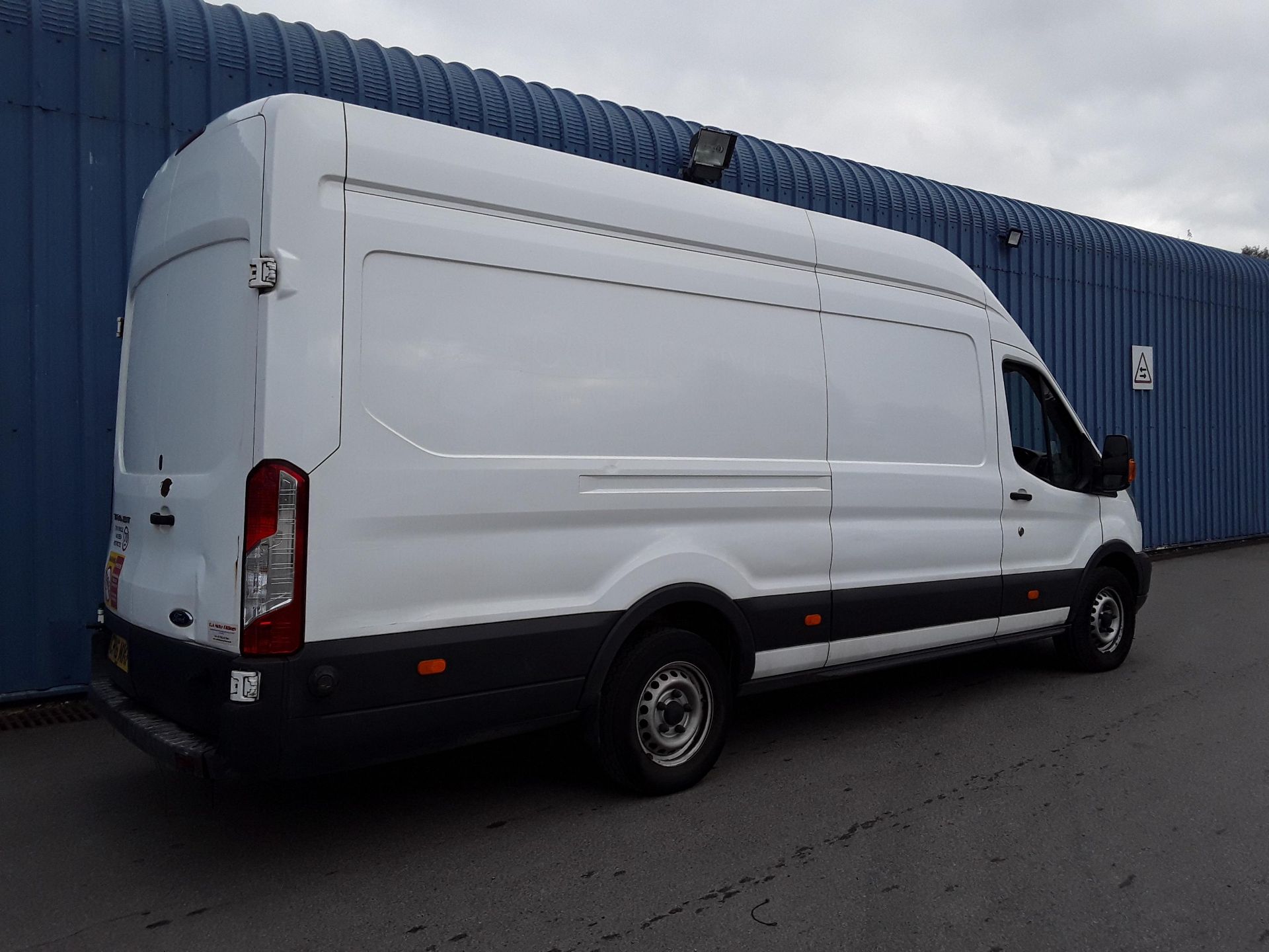 FORD TRANSIT 125 T350 *L4 XLWB HI-ROOF* (2016 - NEW MODEL) '2.2 TDCI - 125 BHP - 6 SPEED' (3500 KG) - Image 4 of 6