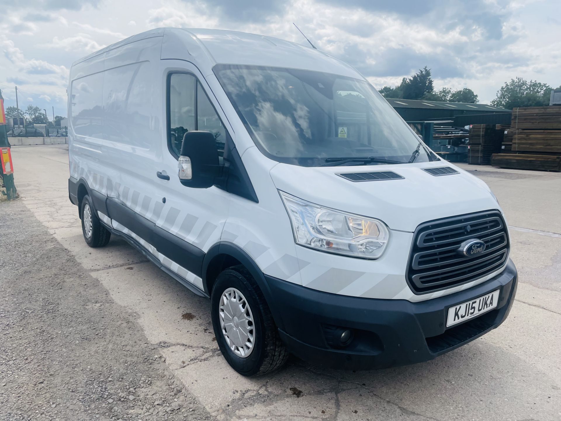 (On Sale) FORD TRANSIT 350 'TREND' LONG WHEEL BASE (2015 - 15 REG) 2198CC - 123 BHP !!! - Image 2 of 22