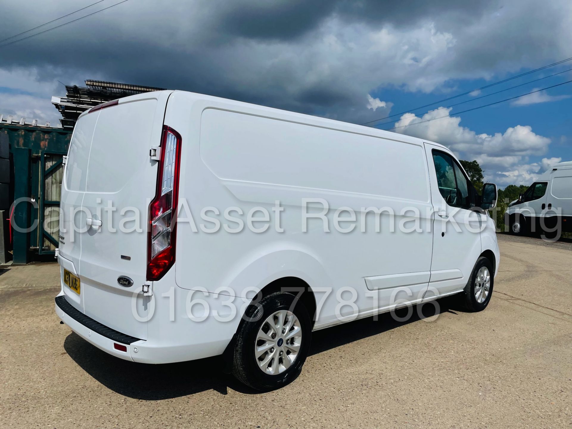 FORD TRANSIT CUSTOM *LIMITED EDITION* PANEL VAN (2018 - NEW MODEL) '2.0 TDCI - EURO 6 - 6 SPEED' - Image 9 of 46