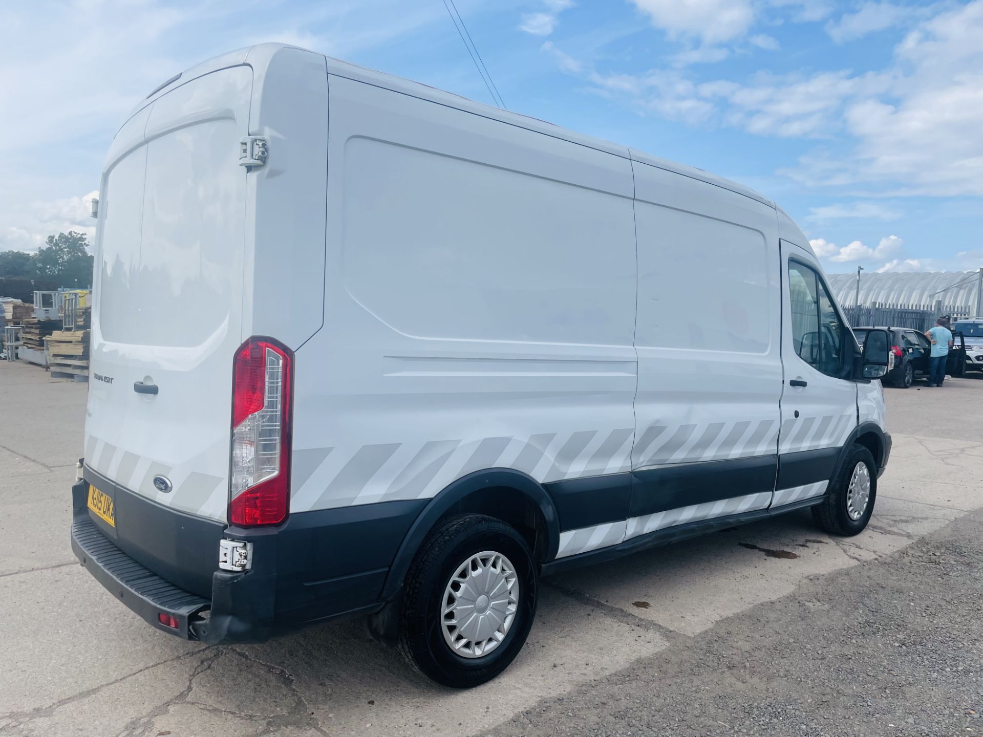 (On Sale) FORD TRANSIT 350 'TREND' LONG WHEEL BASE (2015 - 15 REG) 2198CC - 123 BHP !!! - Image 15 of 22