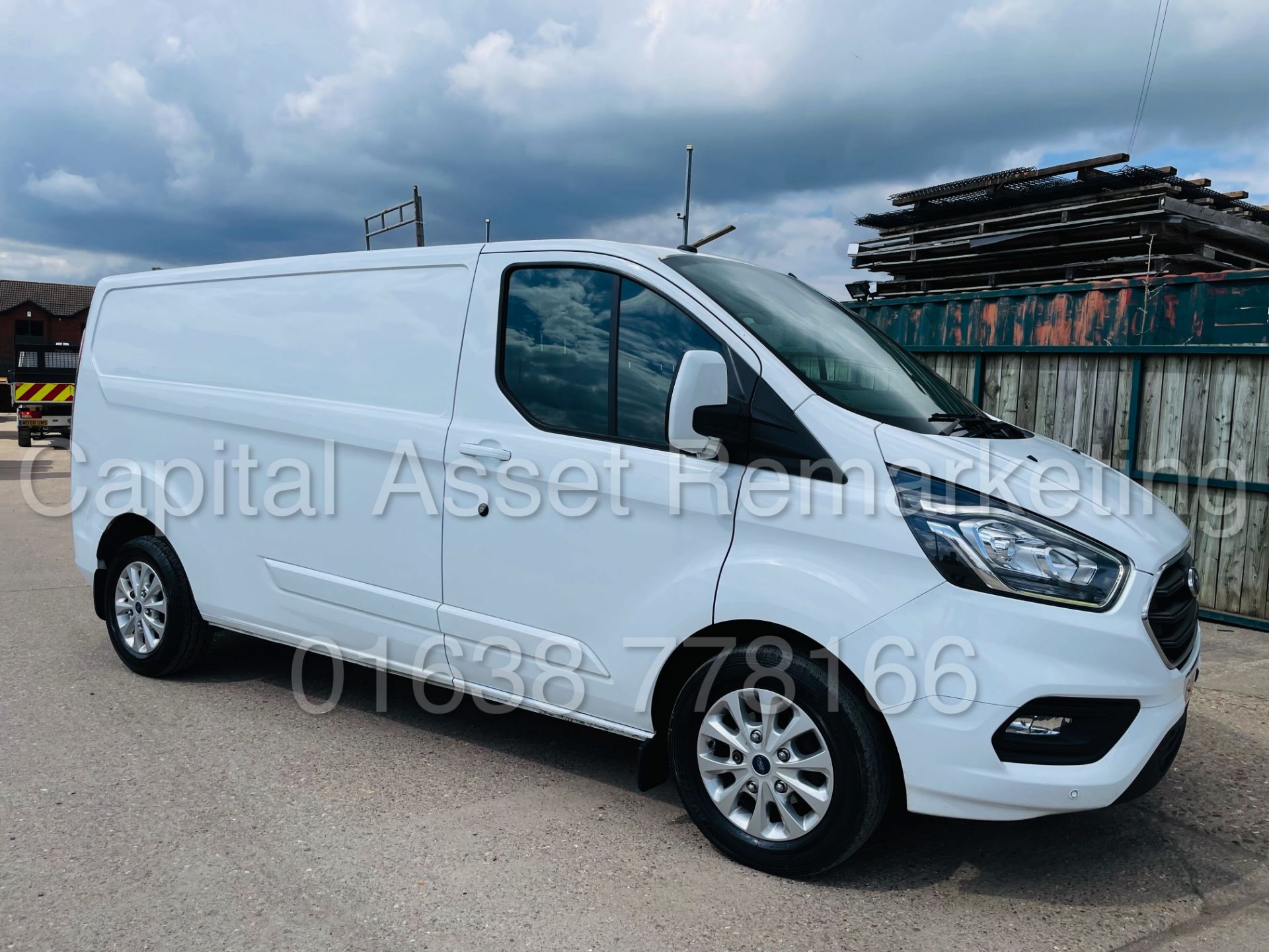 FORD TRANSIT CUSTOM *LIMITED EDITION* PANEL VAN (2018 - NEW MODEL) '2.0 TDCI - EURO 6 - 6 SPEED' - Image 11 of 46