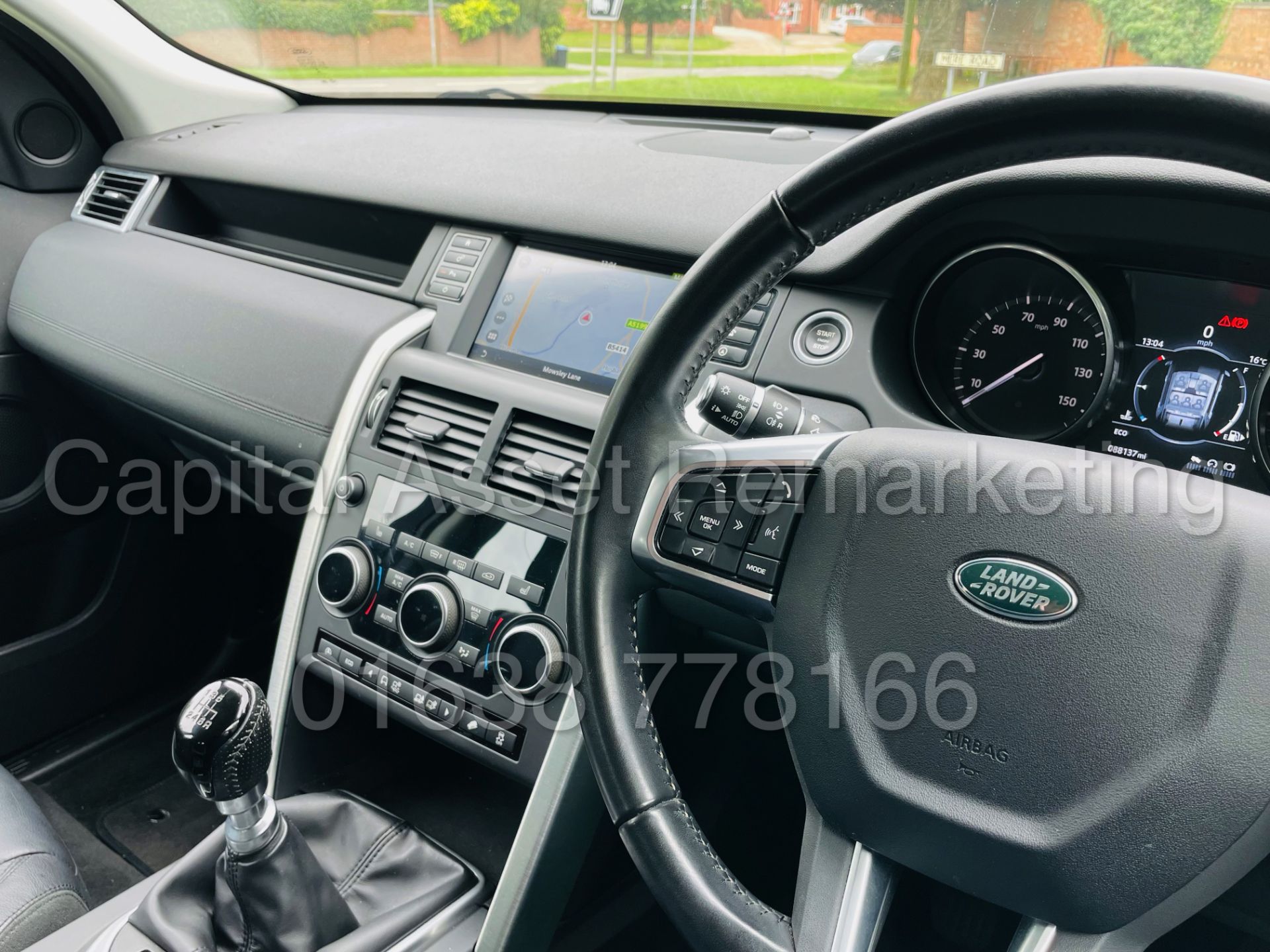 (On Sale) LAND ROVER DISCOVERY SPORT *SE TECH* SUV (2017 -EURO 6) '2.0 TD4 - STOP/START' (1 OWNER) - Image 42 of 52