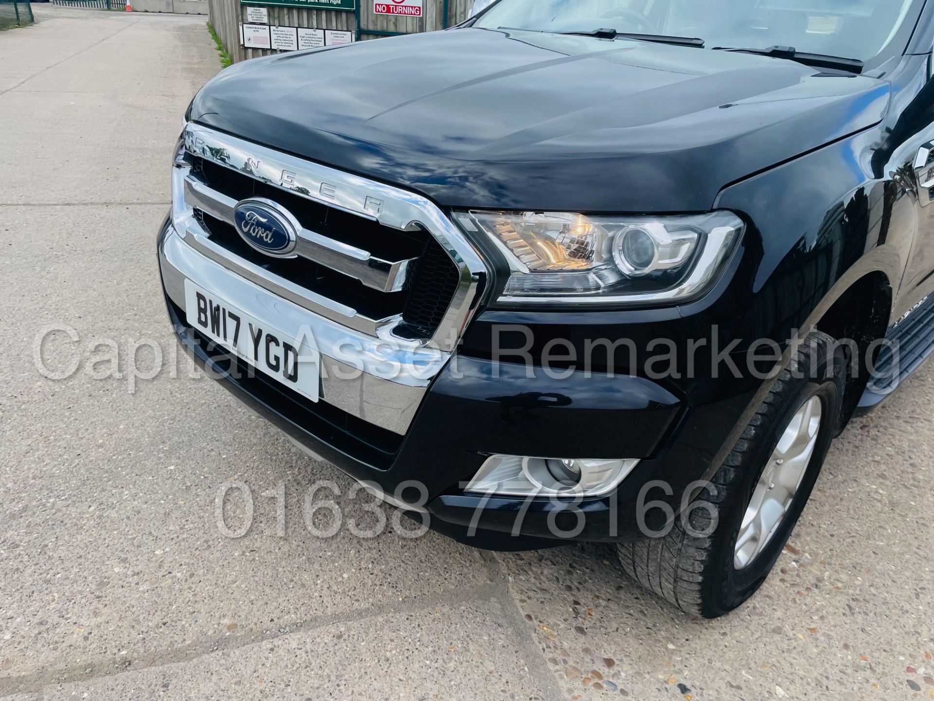 FORD RANGER *LIMITED EDITION* DOUBLE CAB PICK-UP (2017 -EURO 6) 'AUTO - LEATHER' (1 OWNER FROM NEW) - Image 19 of 56