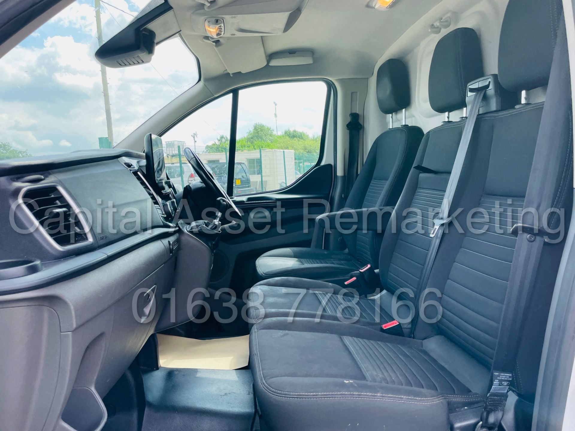 FORD TRANSIT CUSTOM *LIMITED EDITION* PANEL VAN (2018 - NEW MODEL) '2.0 TDCI - EURO 6 - 6 SPEED' - Image 26 of 46