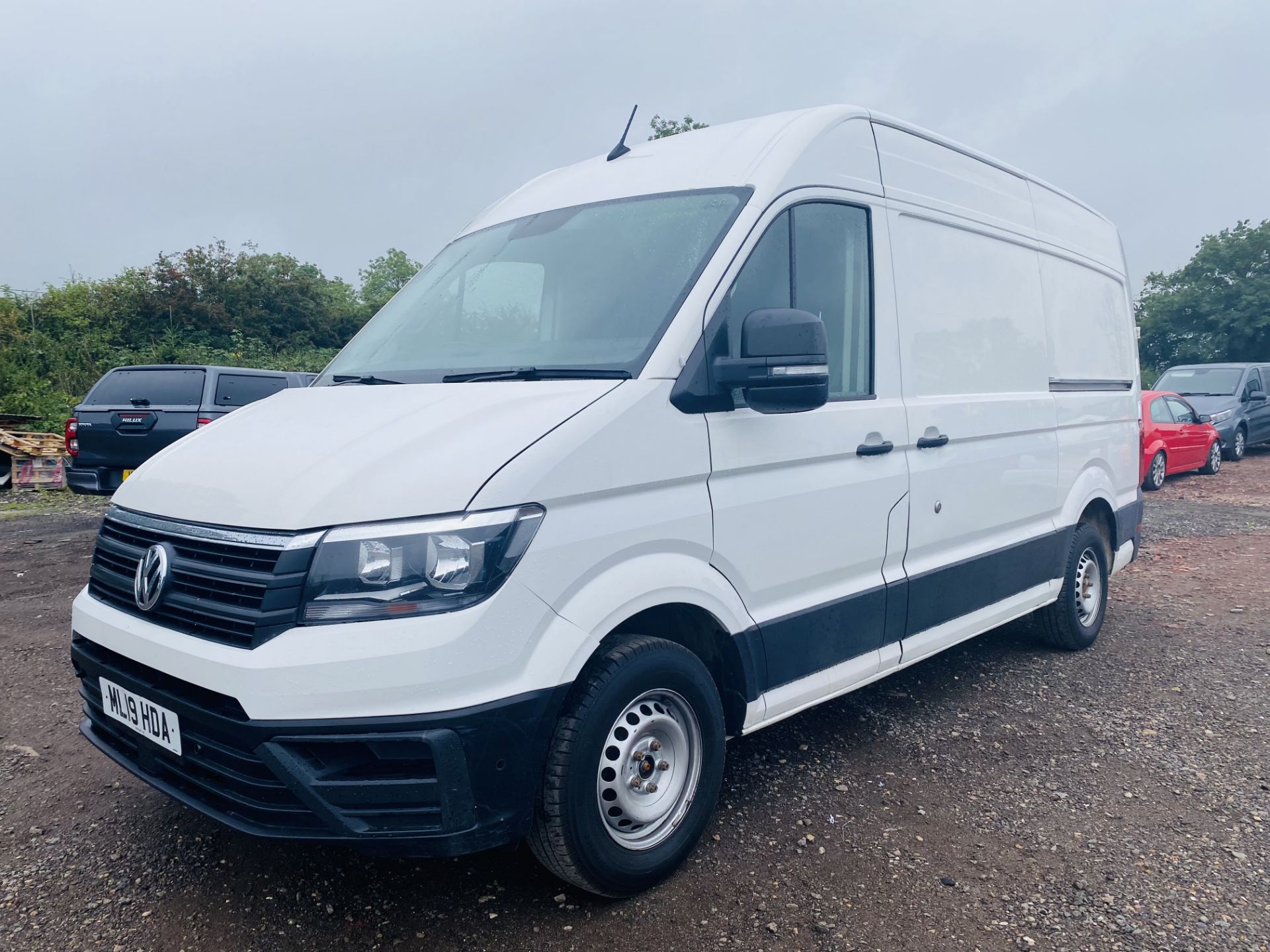 ON SALE VOLKSWAGEN CRAFTER CR35 "2.0TDI" (140) MEDIUM WHEEL BASE HIGH ROOF - 19 REG - AIR CON - LOOK - Image 4 of 17