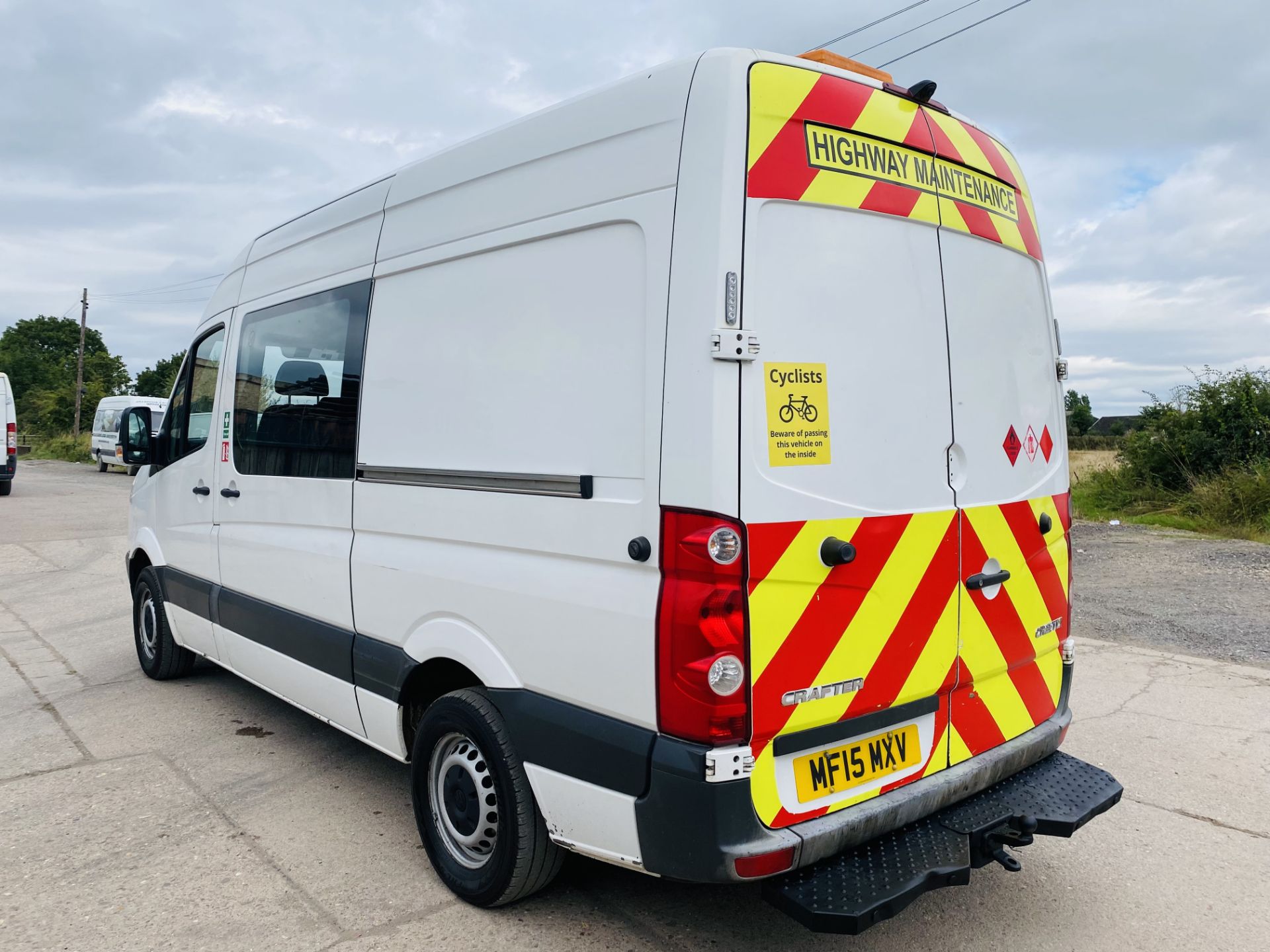 ON SALE VOLKSWAGEN CRAFTER 2.0TDI (136) MWB "MESSING UNIT WITH TOILET" 15 REG - 1 KEEPER - FULL SPEC - Image 9 of 30