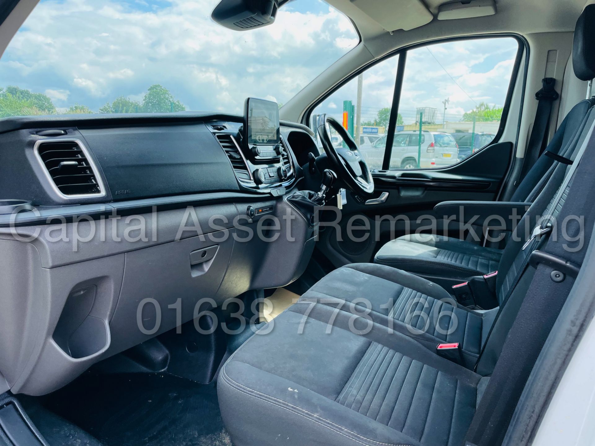 FORD TRANSIT CUSTOM *LIMITED EDITION* PANEL VAN (2018 - NEW MODEL) '2.0 TDCI - EURO 6 - 6 SPEED' - Image 24 of 46