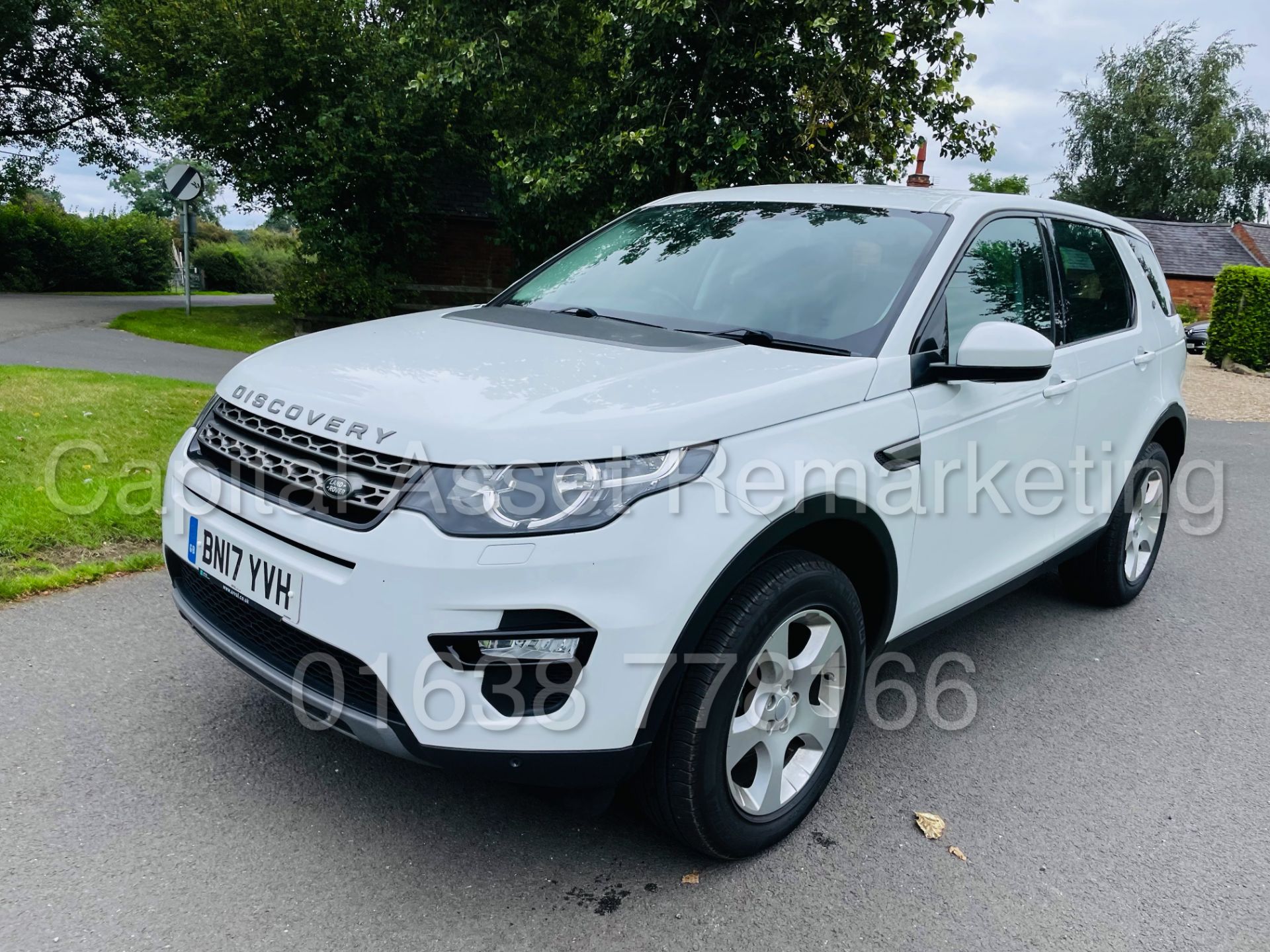 (On Sale) LAND ROVER DISCOVERY SPORT *SE TECH* SUV (2017 -EURO 6) '2.0 TD4 - STOP/START' (1 OWNER) - Image 5 of 52