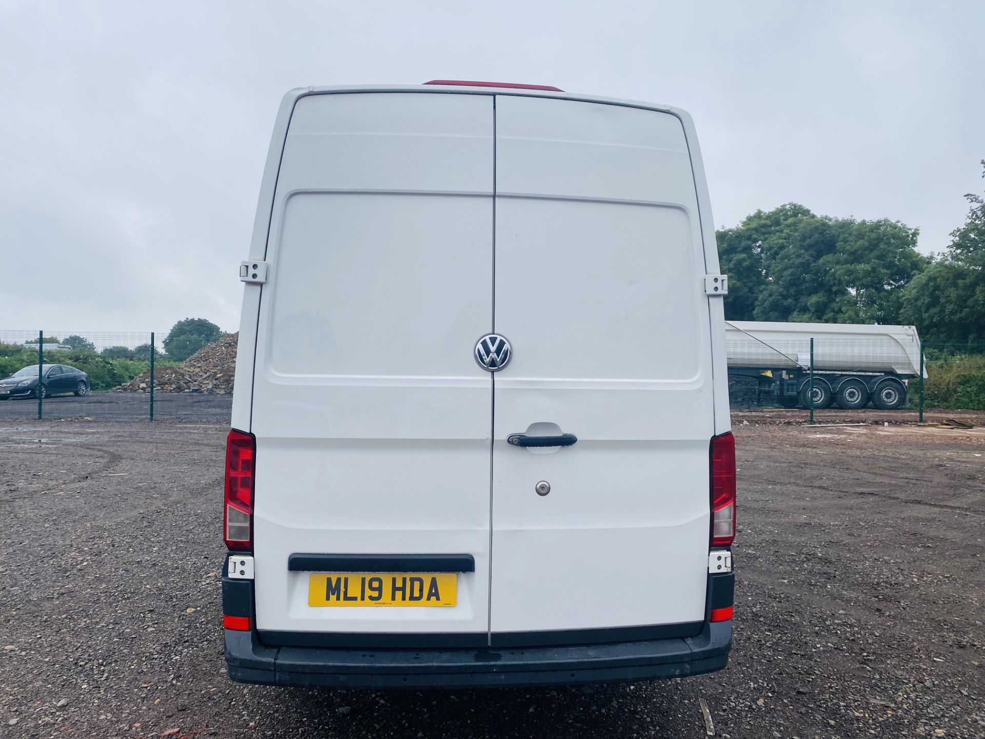 ON SALE VOLKSWAGEN CRAFTER CR35 "2.0TDI" (140) MEDIUM WHEEL BASE HIGH ROOF - 19 REG - AIR CON - LOOK - Image 7 of 17