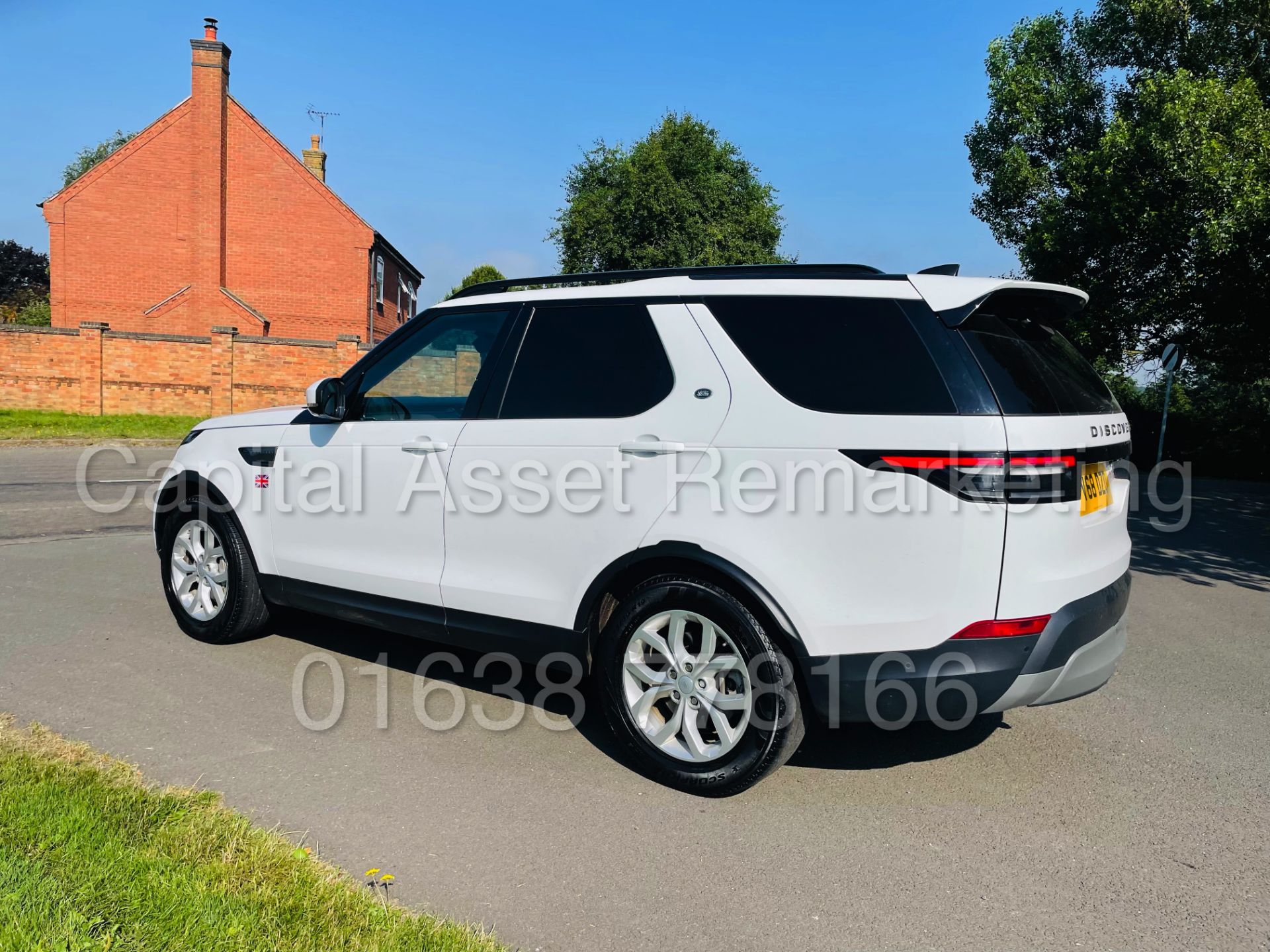 LAND ROVER DISCOVERY 5 *SE EDITION* SUV (2019 - EURO 6) '3.0 TD6 -306 BHP- 8 SPEED AUTO' *HUGE SPEC* - Image 9 of 47