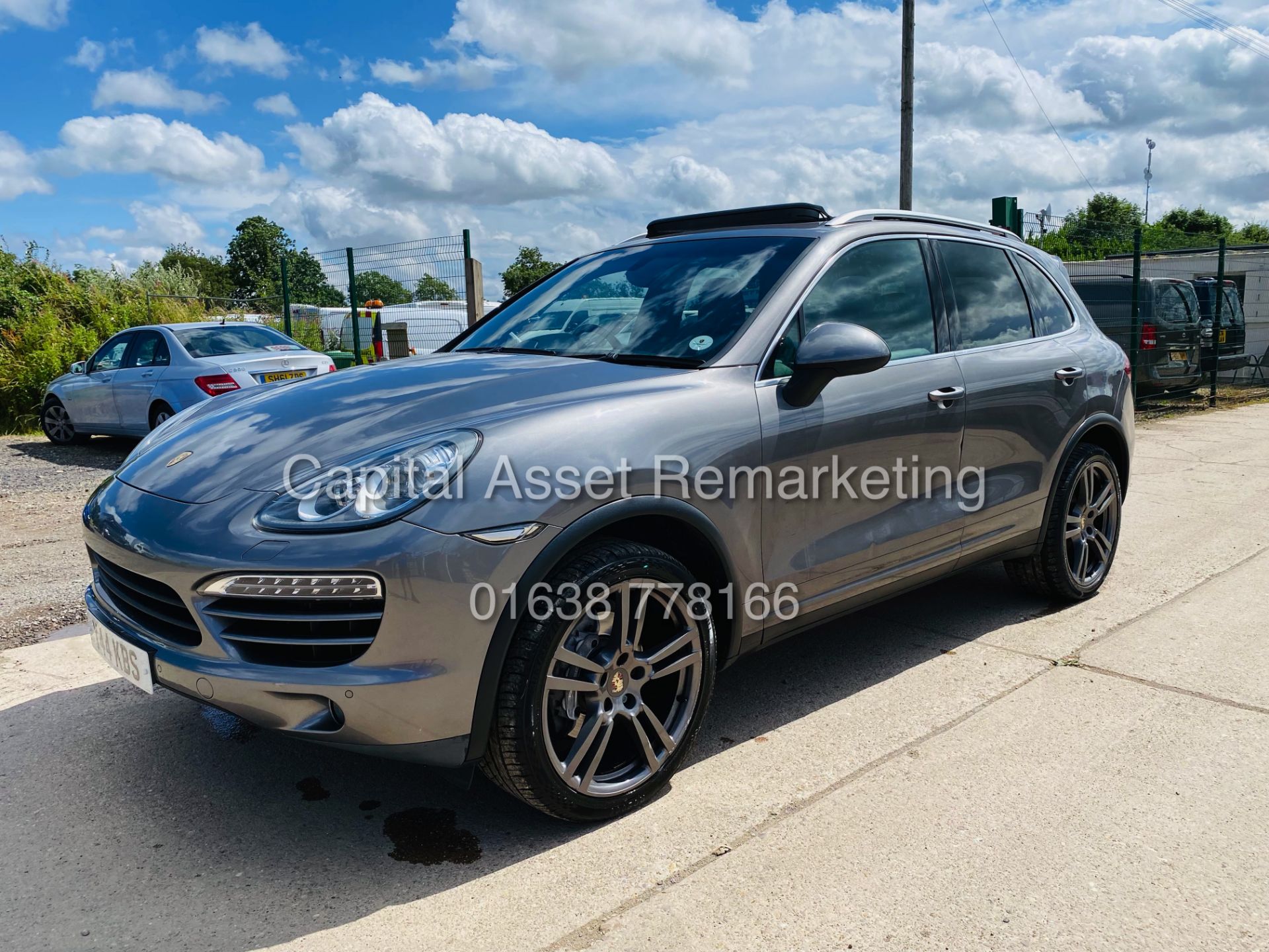 PORSCHE CAYENNE 3.0D "PDK AUTO" (NEW SHAPE) MEGA SPEC - PAN ROOF - LEATHER - FSH - WOW!! NO VAT!! - Image 2 of 38