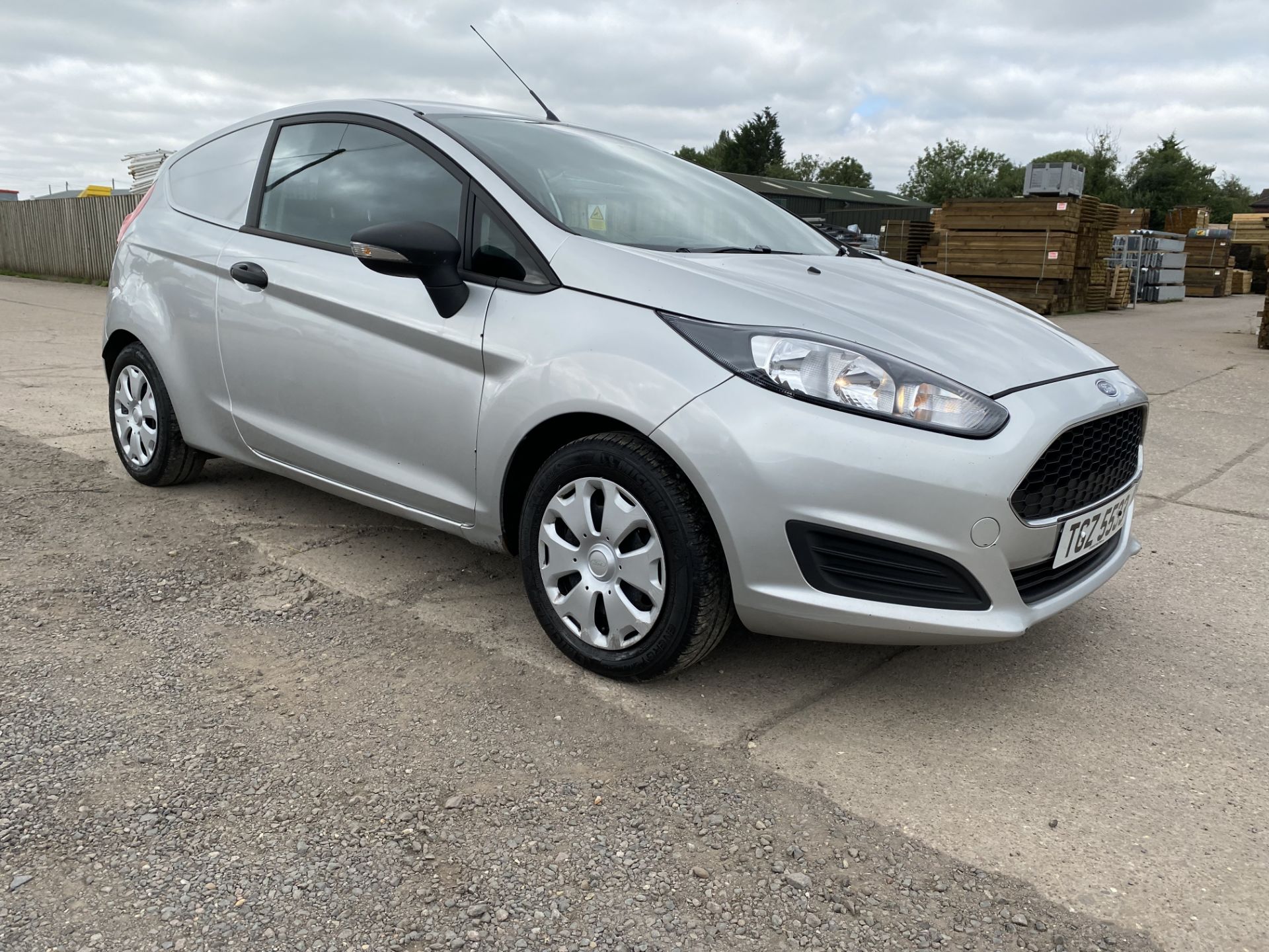 FORD FIESTA 1.5'TDCI' ECONETIC - (66 REG) 1 OWNER - AIR CON - SILVER -NEW SHAPE - LOOK!!!