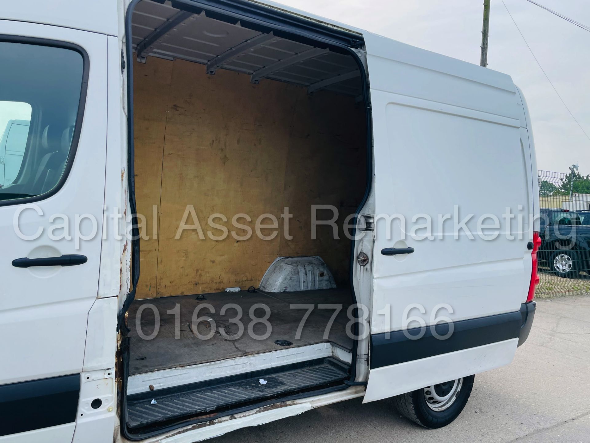 (On Sale) VOLKSWAGEN CRAFTER CR35 *MWB HI-ROOF / PANEL VAN* (64 REG) '2.0 TDI - 6 SPEED' (3500 KG) - Image 23 of 41