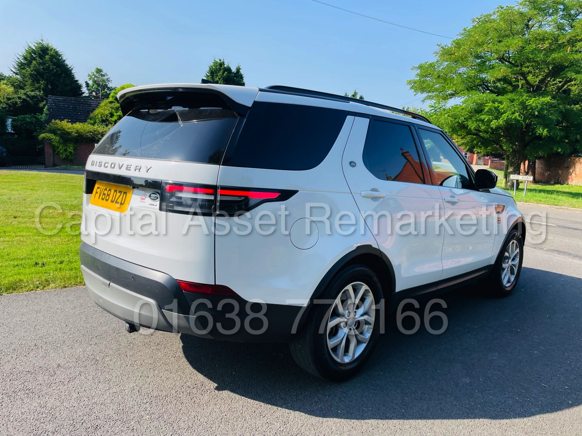 LAND ROVER DISCOVERY 5 *SE EDITION* SUV (2019 - EURO 6) '3.0 TD6 -306 BHP- 8 SPEED AUTO' *HUGE SPEC* - Image 12 of 47