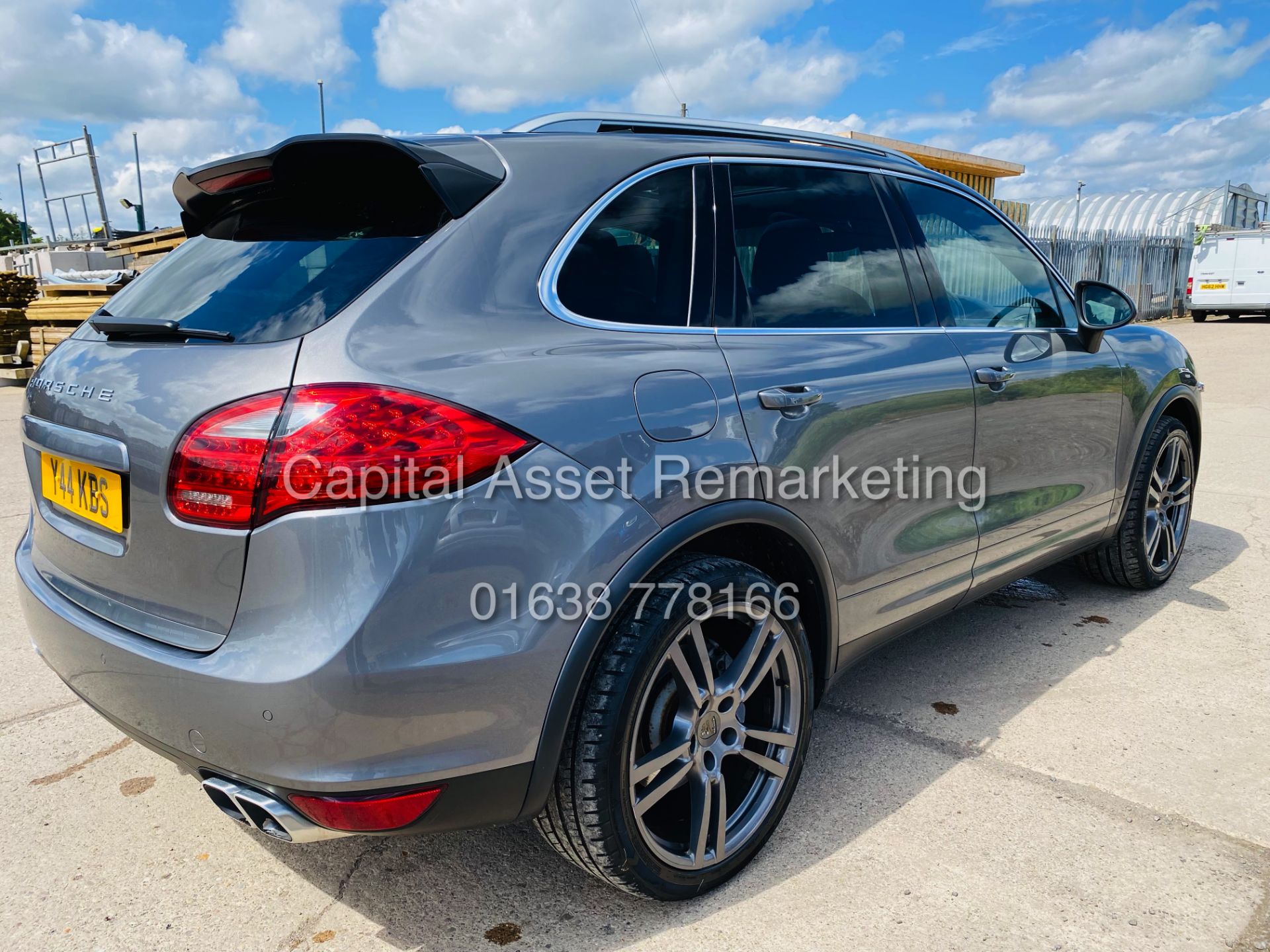 PORSCHE CAYENNE 3.0D "PDK AUTO" (NEW SHAPE) MEGA SPEC - PAN ROOF - LEATHER - FSH - WOW!! NO VAT!! - Image 9 of 38