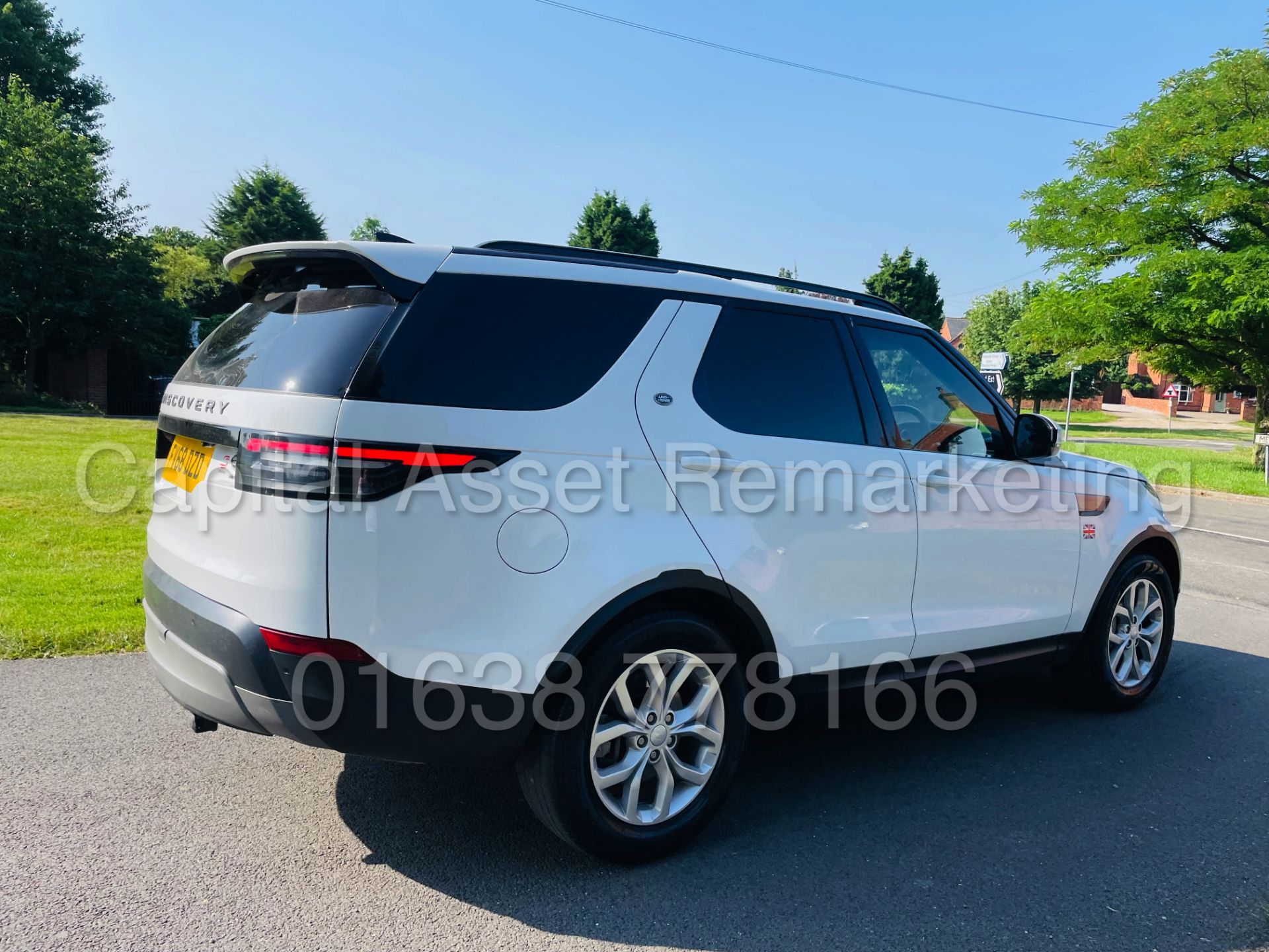 LAND ROVER DISCOVERY 5 *SE EDITION* SUV (2019 - EURO 6) '3.0 TD6 -306 BHP- 8 SPEED AUTO' *HUGE SPEC* - Image 13 of 47