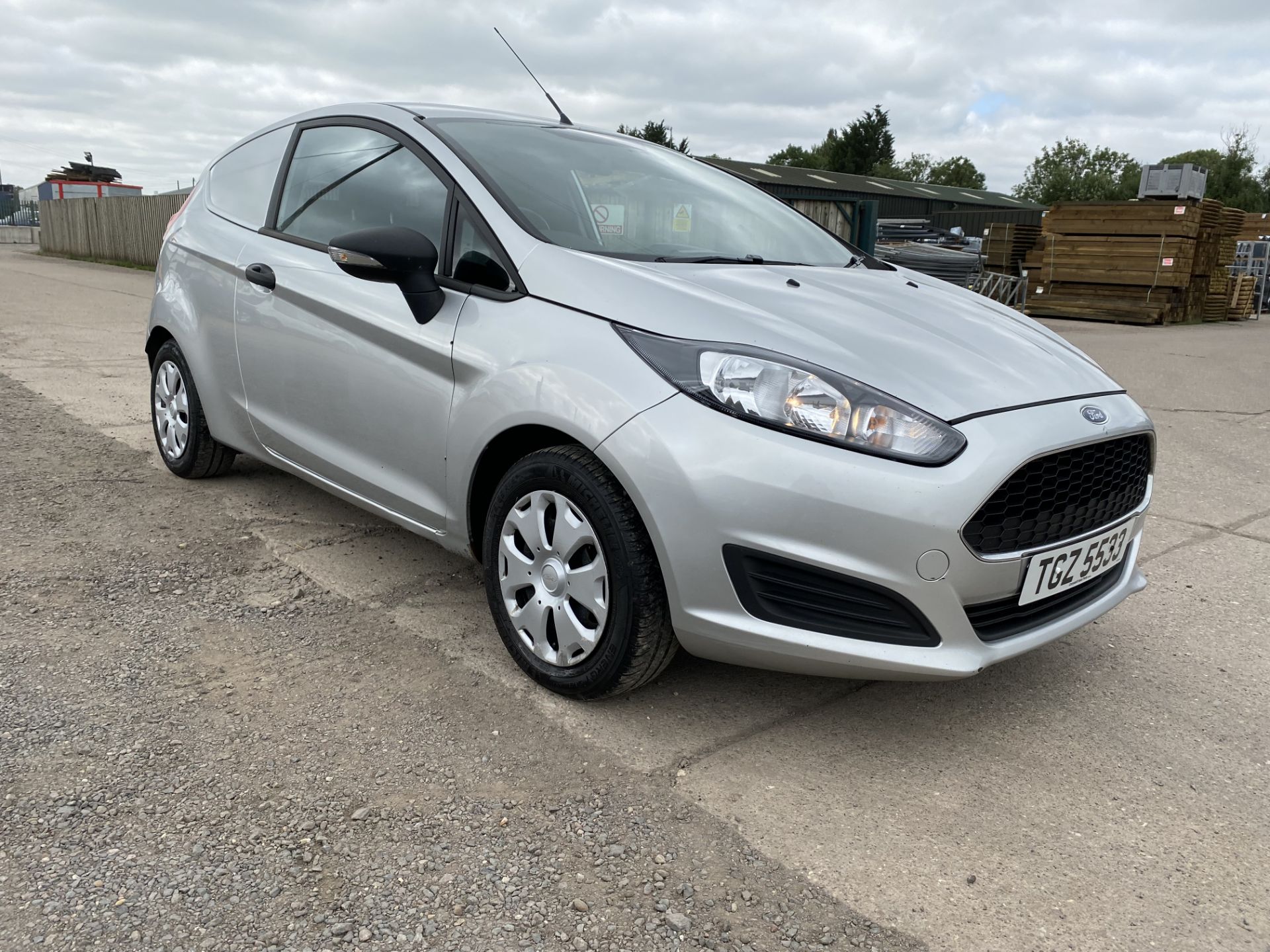 FORD FIESTA 1.5'TDCI' ECONETIC - (66 REG) 1 OWNER - AIR CON - SILVER -NEW SHAPE - LOOK!!! - Image 2 of 24